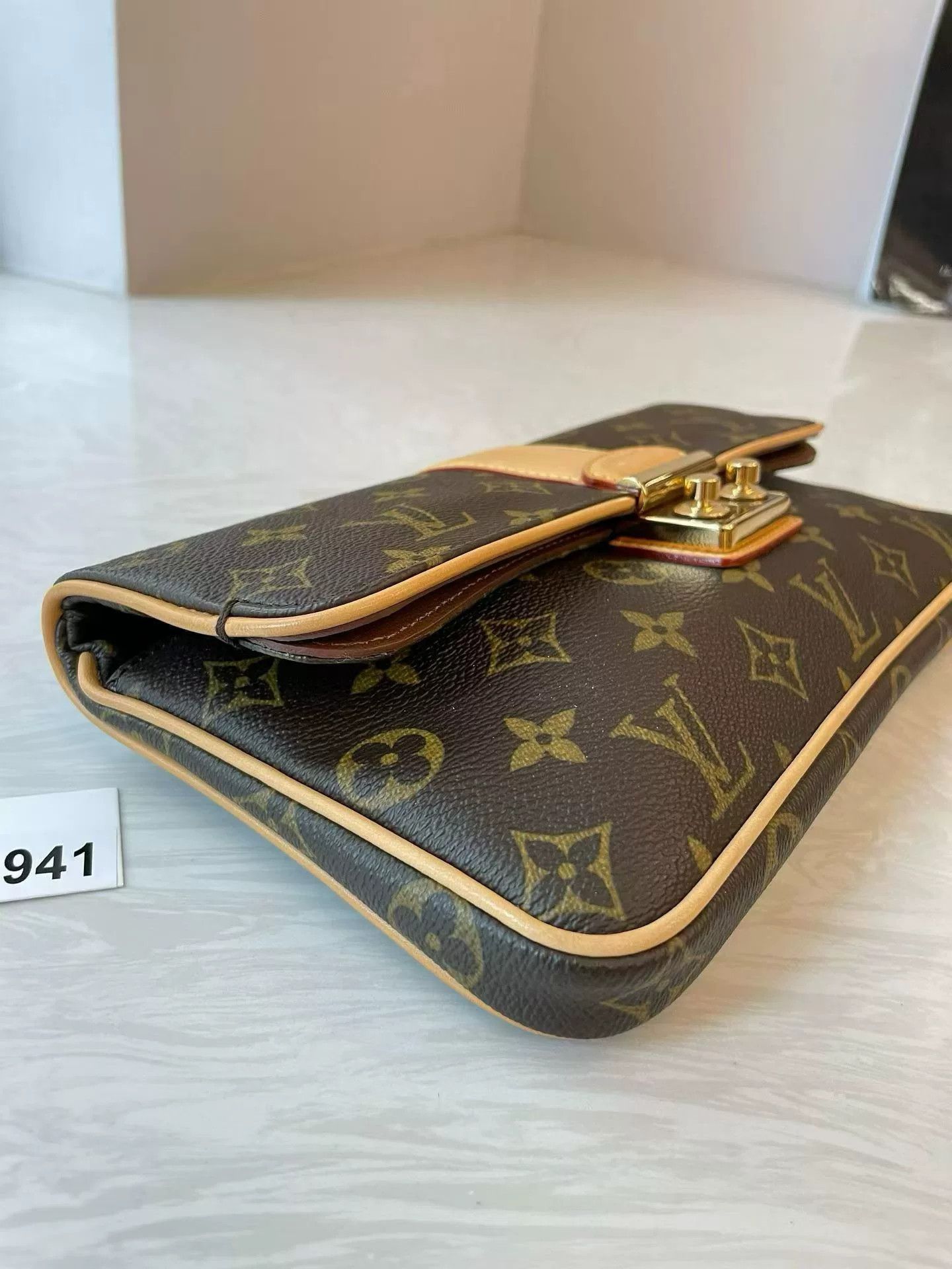 Louis Vuitton Pre-loved Bag Very good condition Size ONE SIZE - 3 Thumbnail