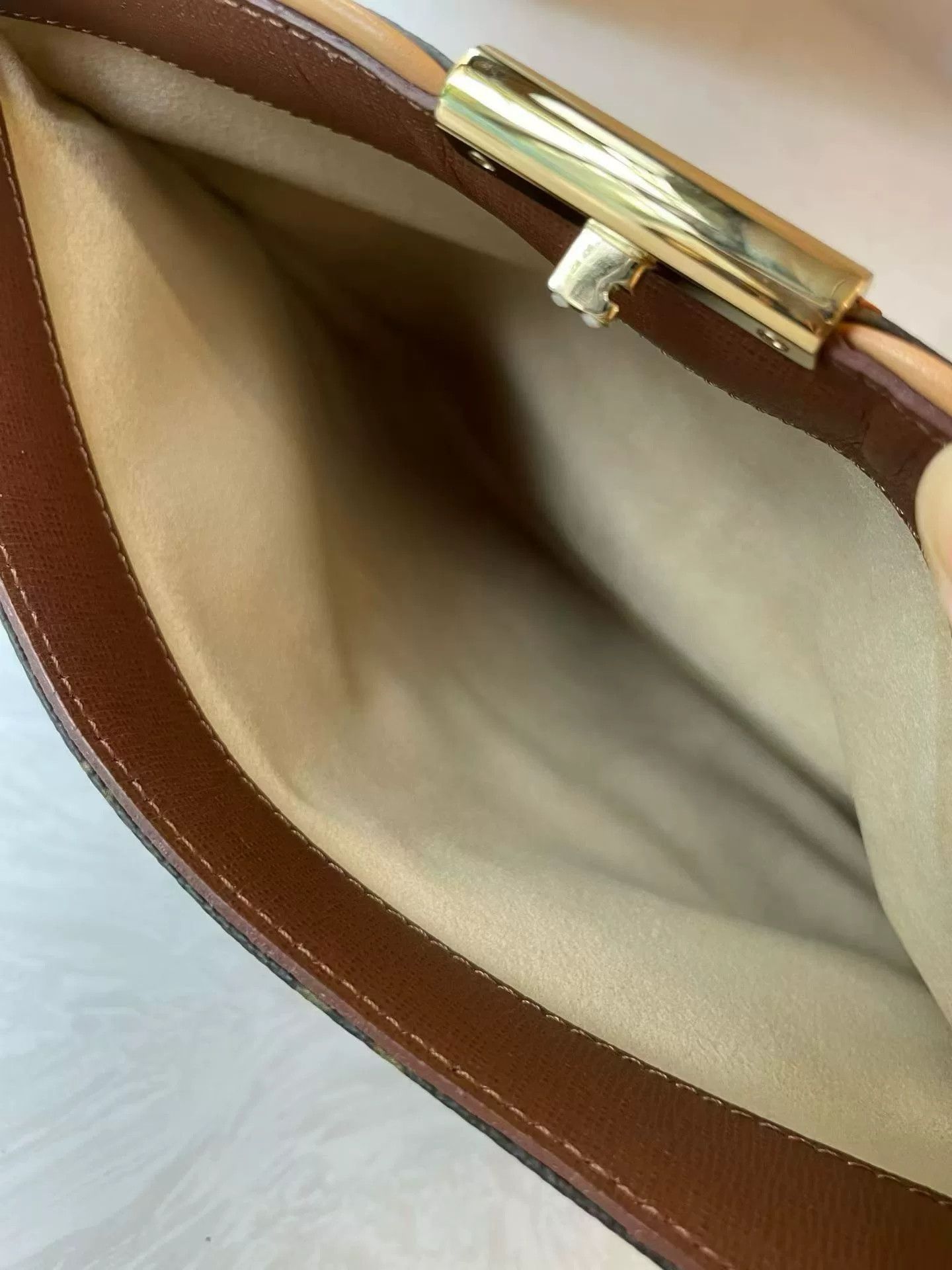 Louis Vuitton Pre-loved Bag Very good condition Size ONE SIZE - 6 Thumbnail
