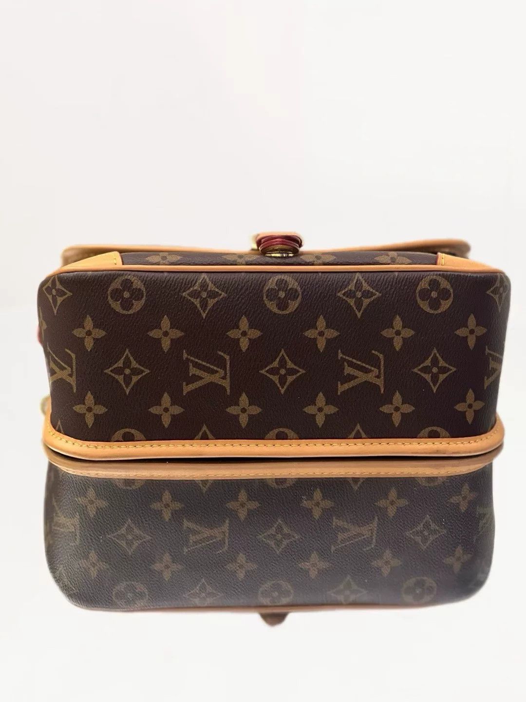Louis Vuitton Pre-loved Bag Very good condition Size ONE SIZE - 5 Thumbnail