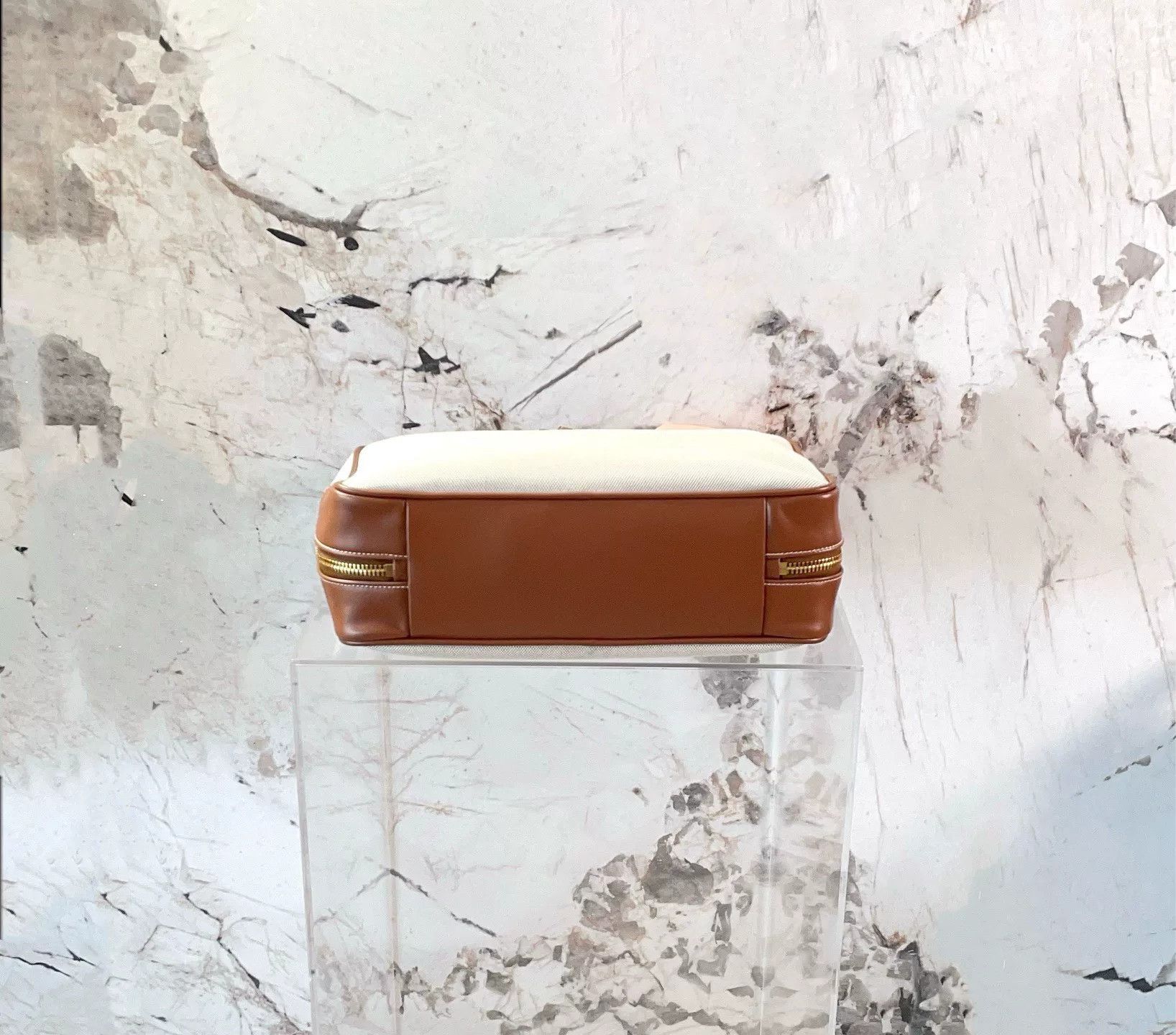 Miu Miu Pre-loved Bag Very good condition Size ONE SIZE - 4 Thumbnail