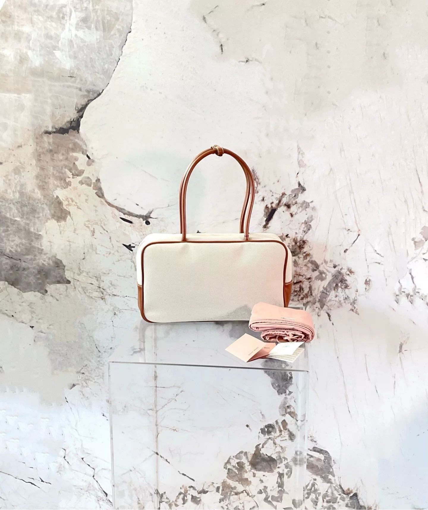 Miu Miu Pre-loved Bag Very good condition Size ONE SIZE - 2 Thumbnail