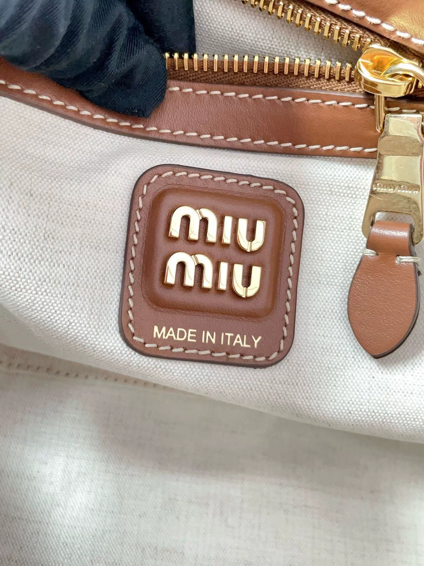 Miu Miu Pre-loved Bag Very good condition Size ONE SIZE - 8 Thumbnail