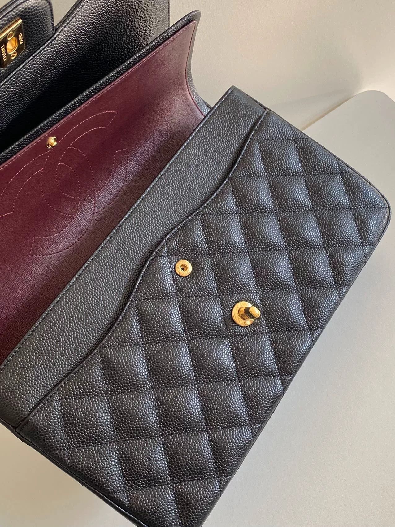 Chanel Pre-loved Bag Very good condition Size ONE SIZE - 6 Thumbnail