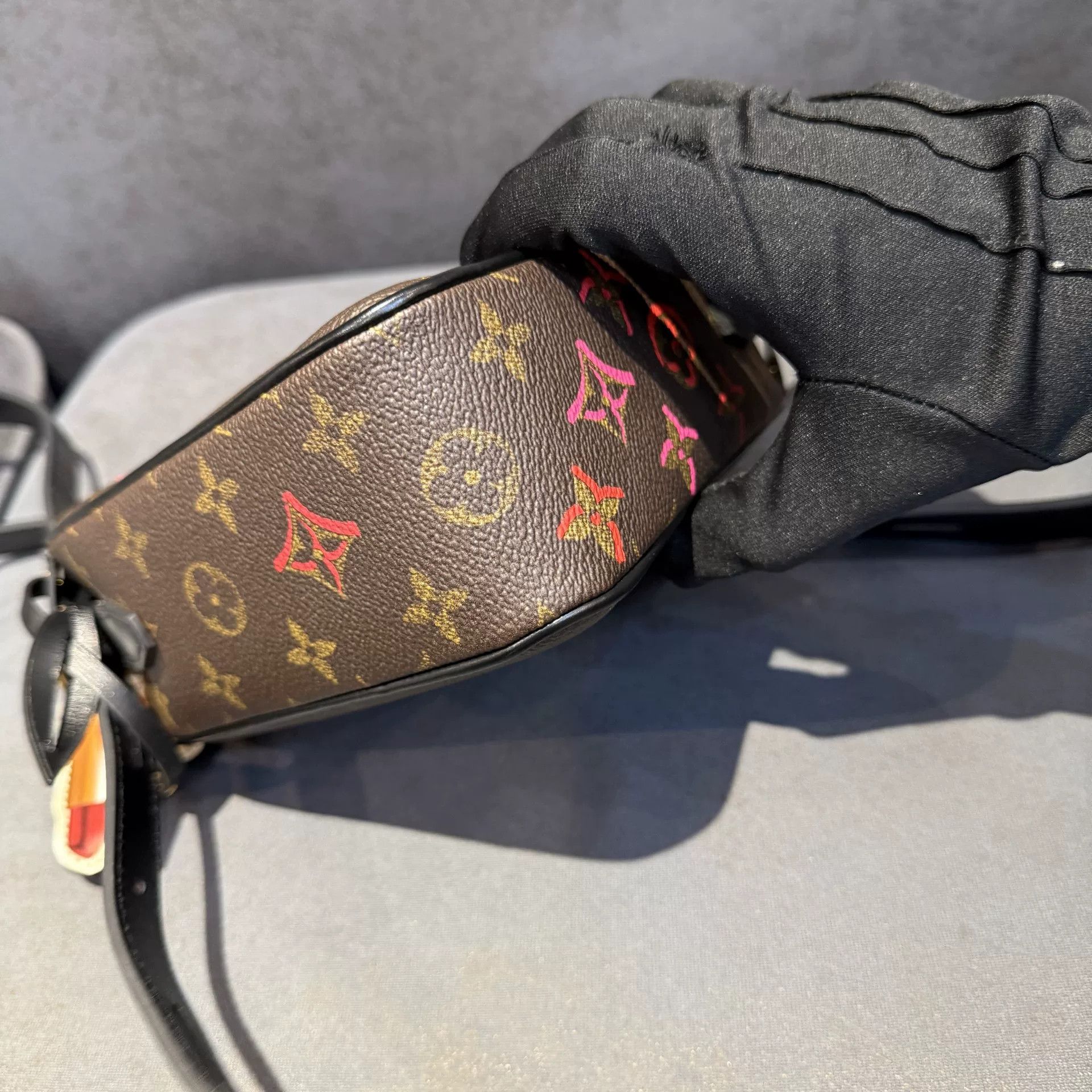 Louis Vuitton Pre-loved Bag Very good condition Size ONE SIZE - 6 Thumbnail