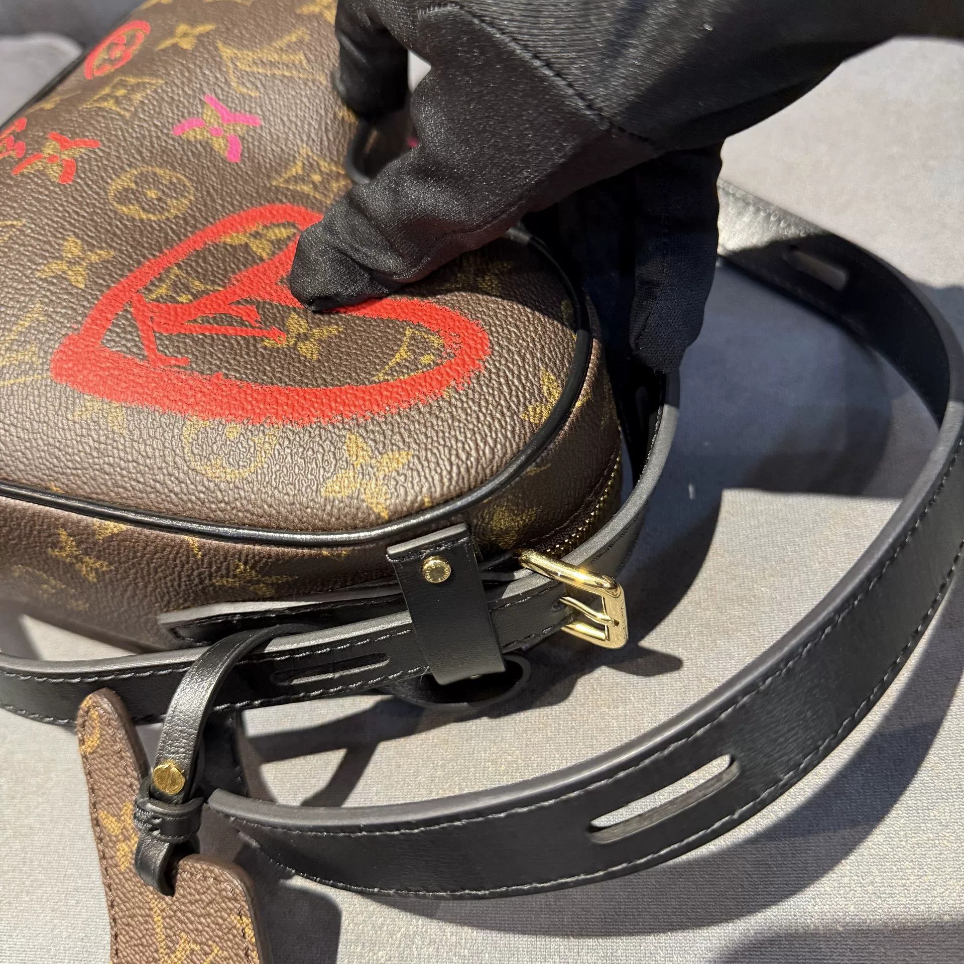 Louis Vuitton Pre-loved Bag Very good condition Size ONE SIZE - 4 Thumbnail