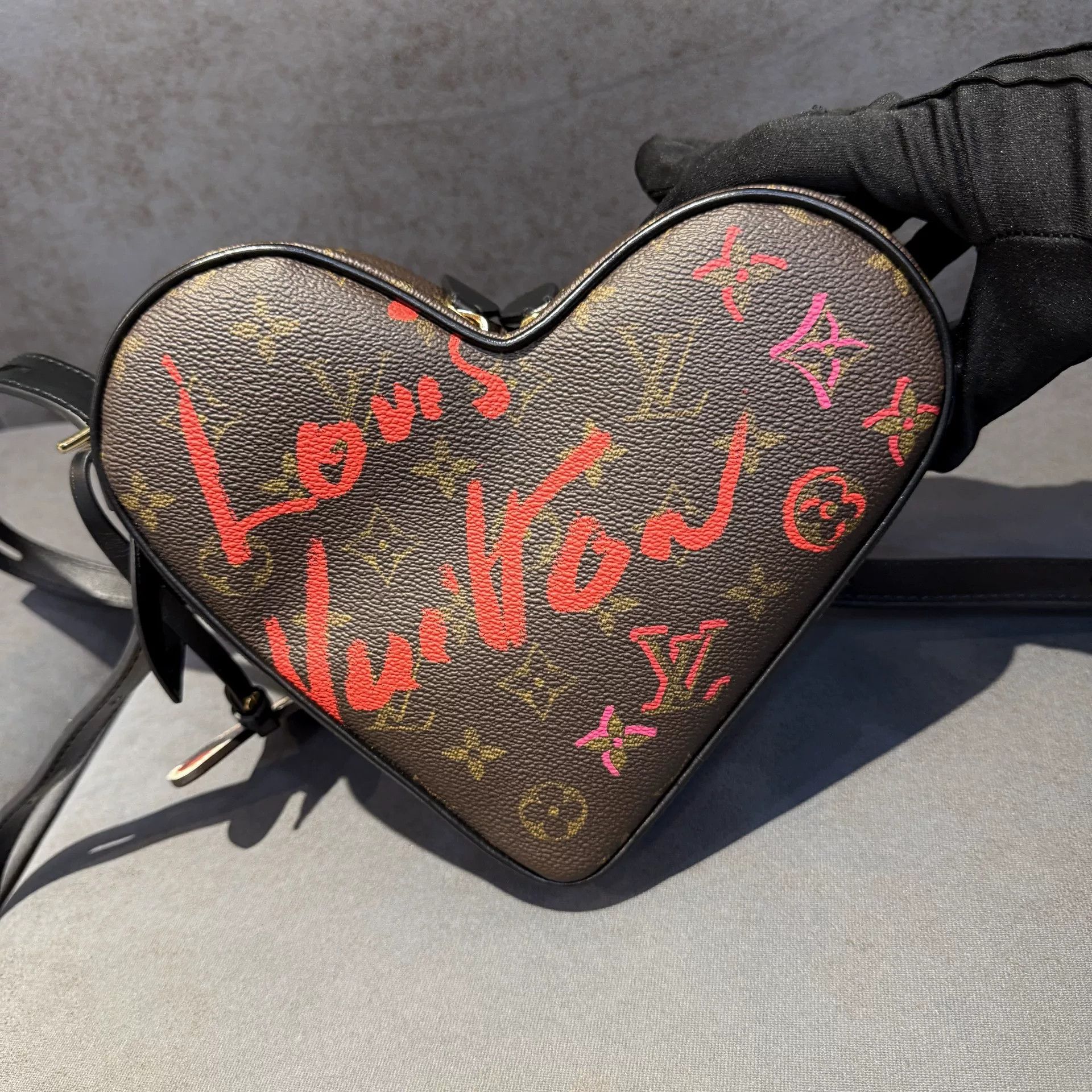 Louis Vuitton Pre-loved Bag Very good condition Size ONE SIZE - 8 Thumbnail