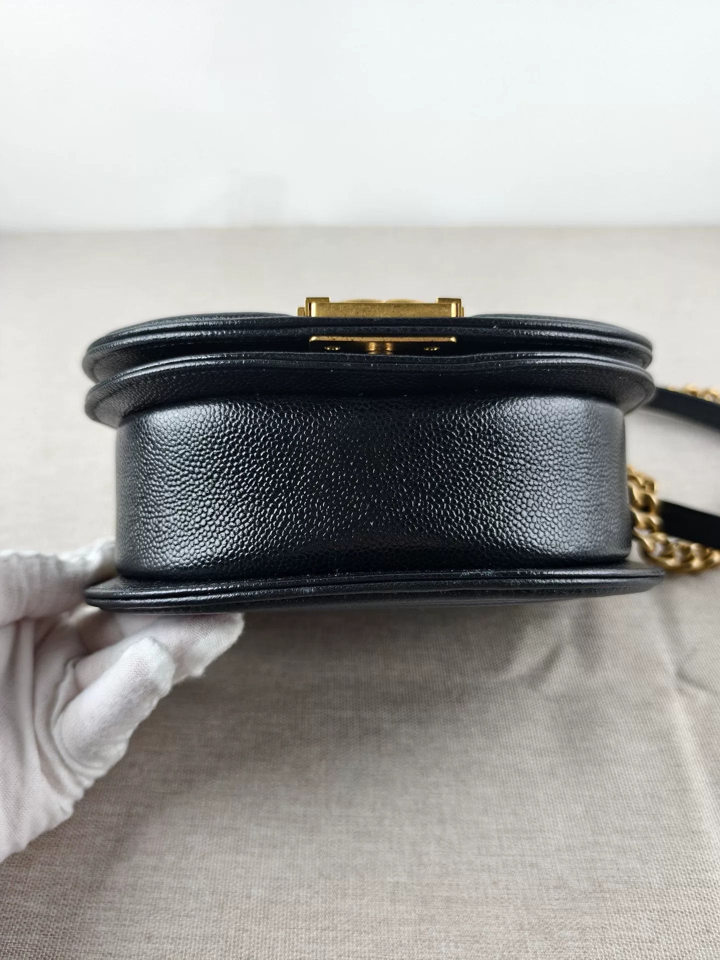 Chanel Pre-loved Bag Very good condition Size ONE SIZE - 2 Thumbnail