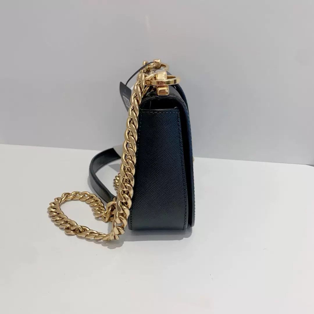 Prada Pre-loved Bag Very good condition Size ONE SIZE - 4 Thumbnail