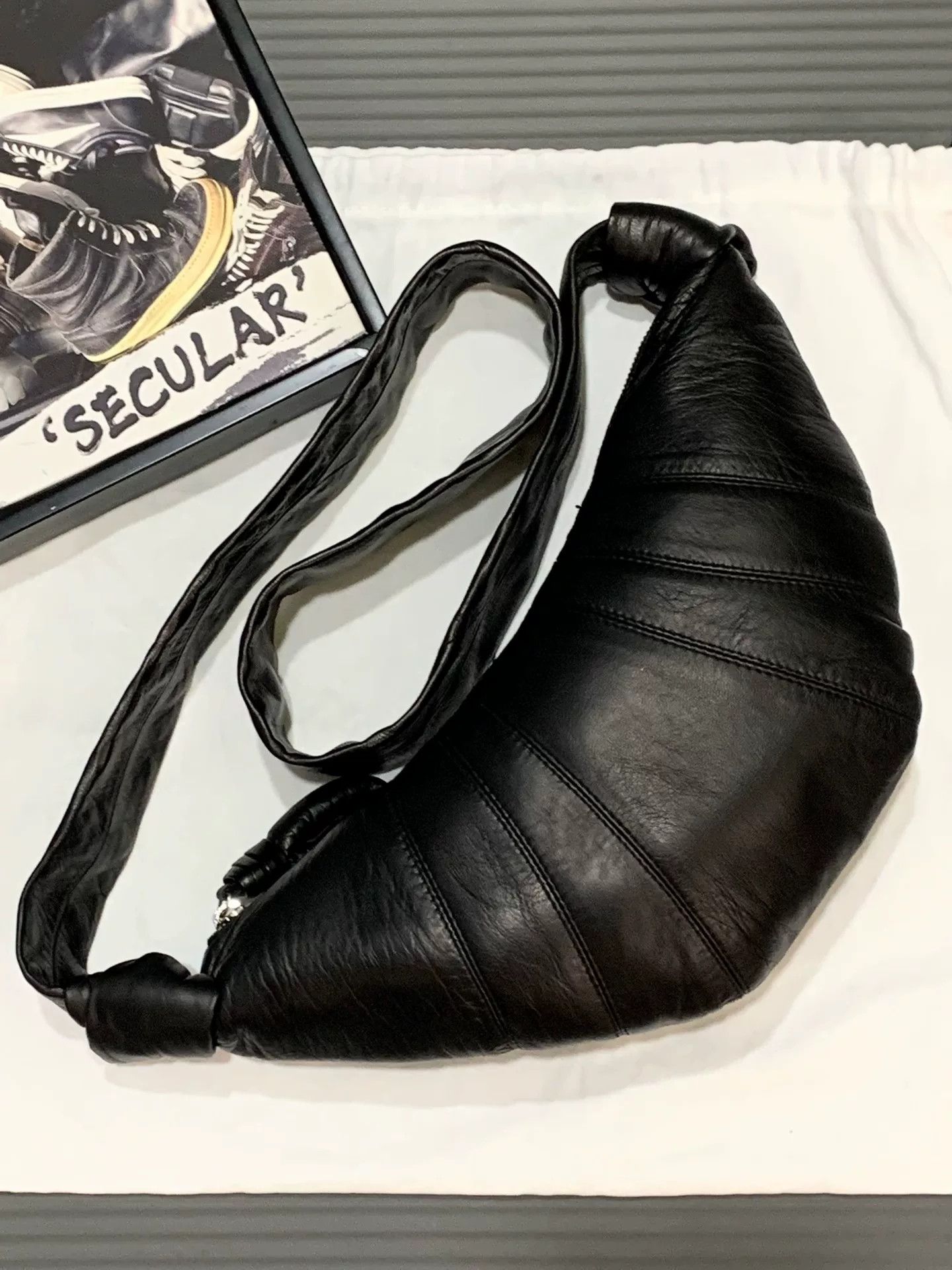 Lemaire Lemaire Black Sheepskin Small Horn Shoulder Bag Size ONE SIZE - 2 Thumbnail