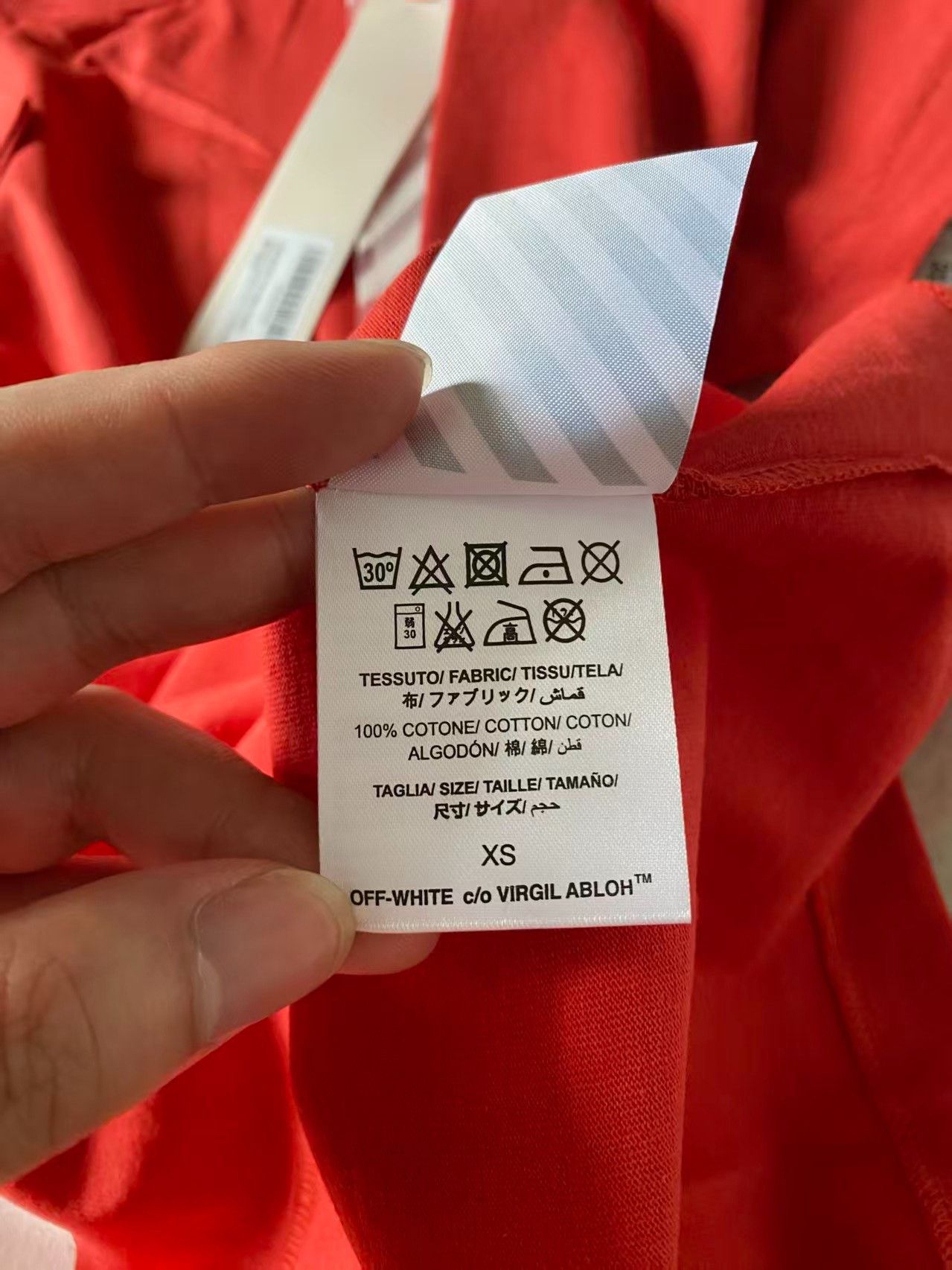 Off-White Off-White Red Basic Short-Sleeve Size US S / EU 44-46 / 1 - 9 Thumbnail