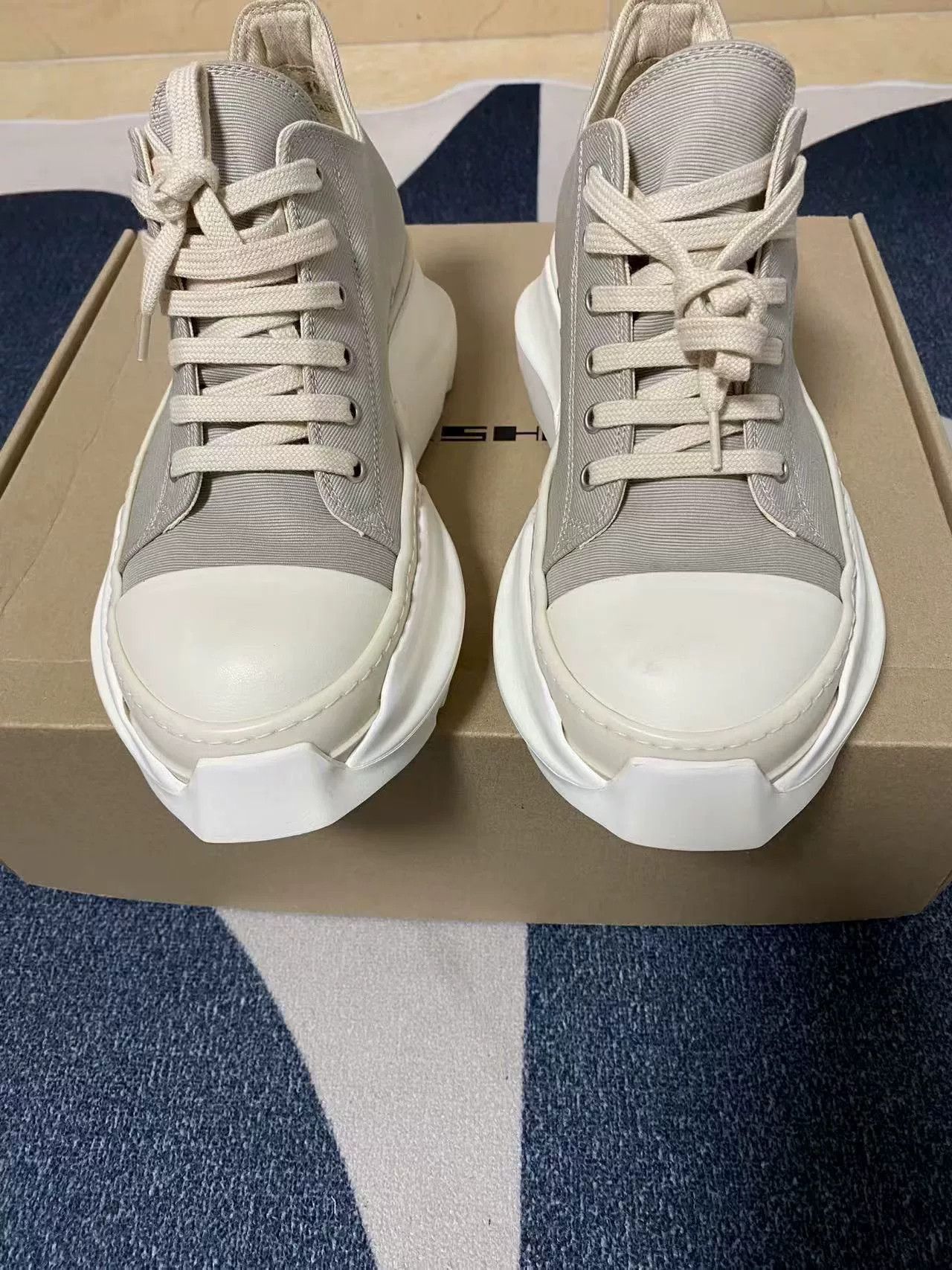 Rick Owens Rick Owens Round-Toe Low-Top Canvas Shoes Size US 6 / EU 39 - 2 Thumbnail
