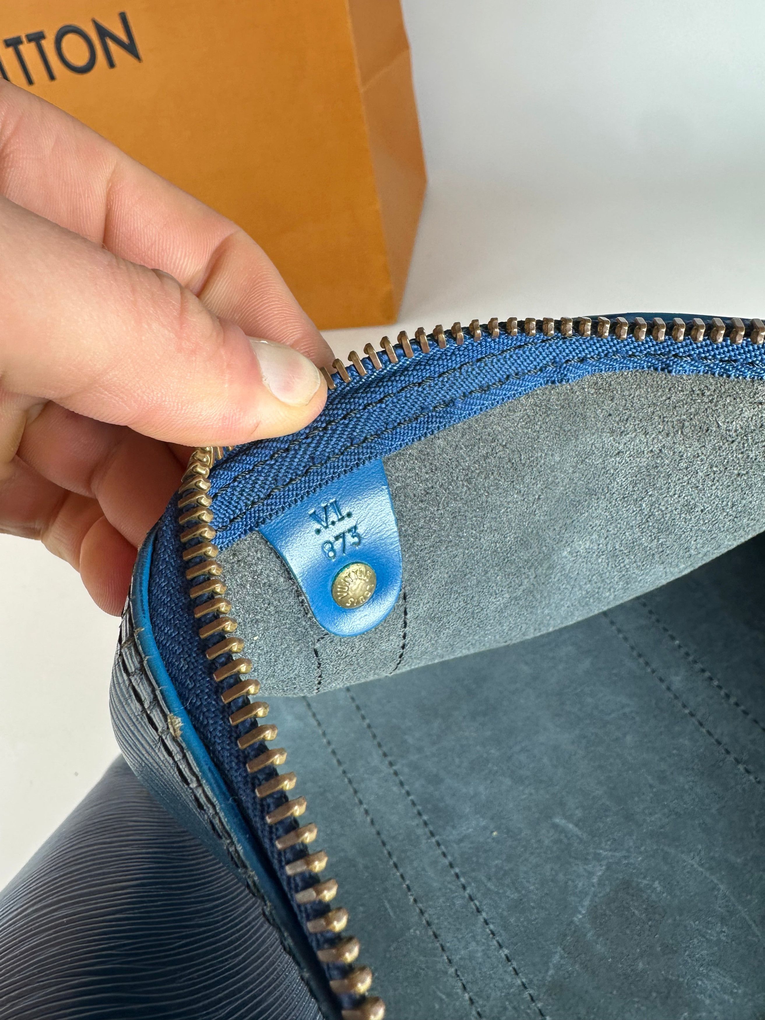 Louis Vuitton Vintage EPI Leather Keepball 45 Blue Size ONE SIZE - 4 Thumbnail