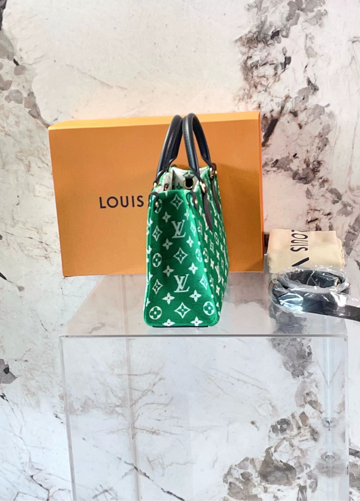 Louis Vuitton Pre-loved Bag Very good condition Size ONE SIZE - 3 Thumbnail