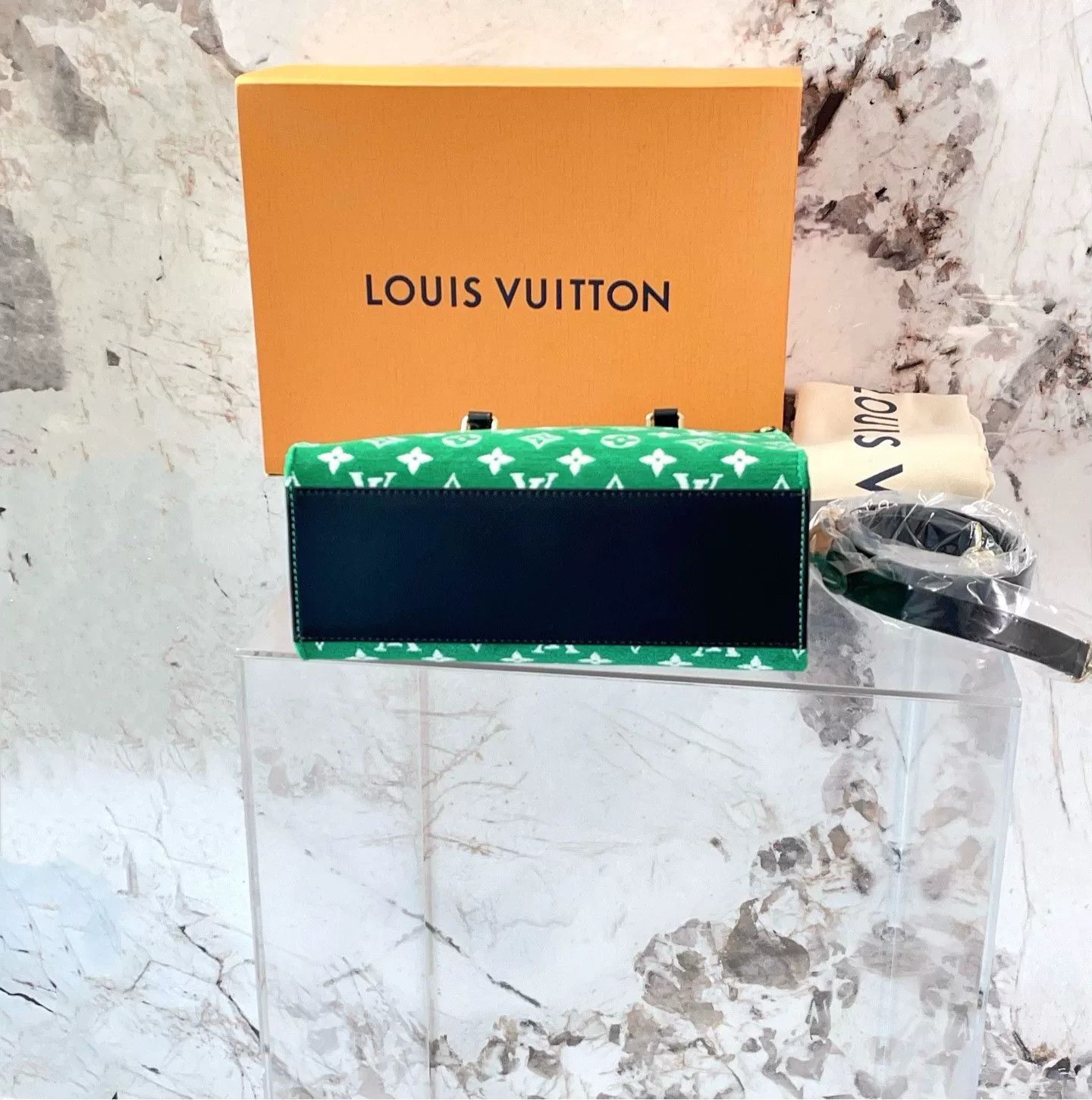 Louis Vuitton Pre-loved Bag Very good condition Size ONE SIZE - 4 Thumbnail