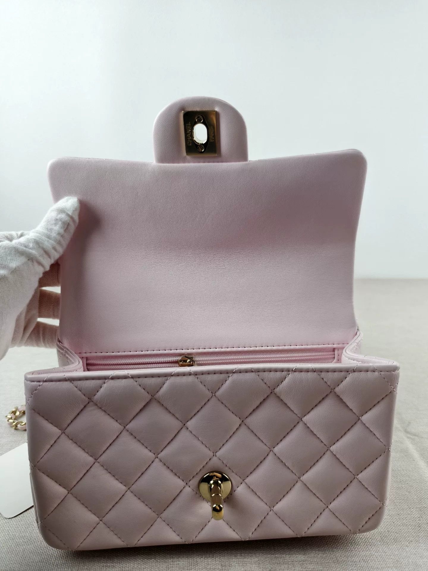 Chanel Pre-loved Bag Very good condition Size ONE SIZE - 4 Thumbnail