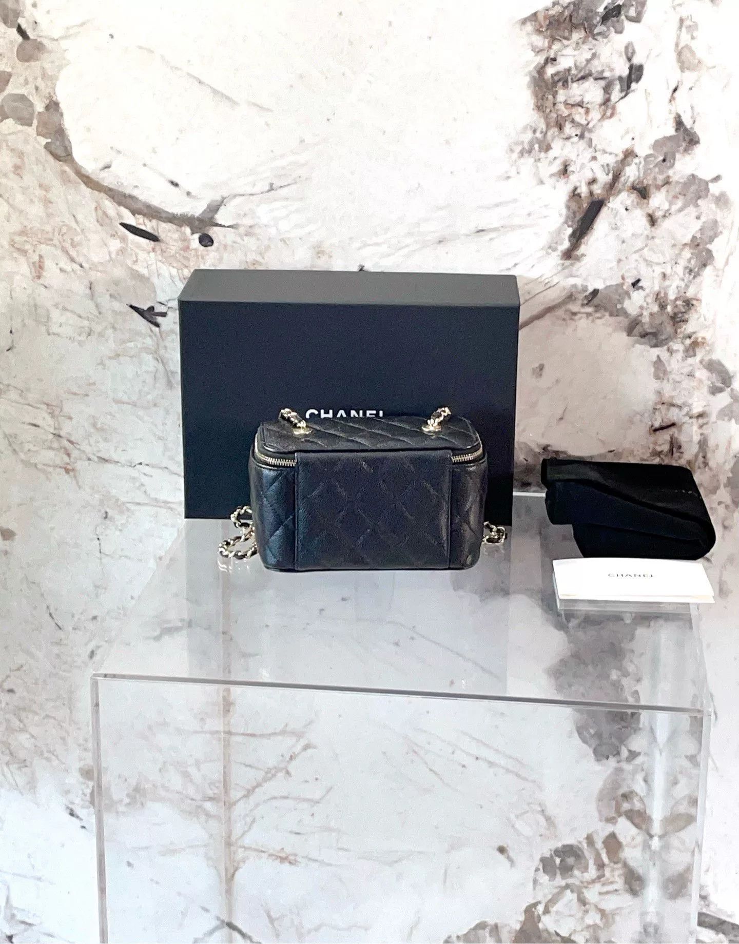 Chanel Pre-loved Bag Very good condition Size ONE SIZE - 2 Thumbnail