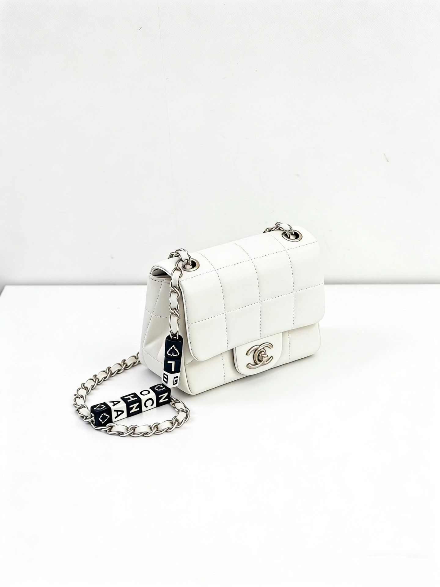 Chanel Pre-loved Bag Very good condition Size ONE SIZE - 2 Thumbnail