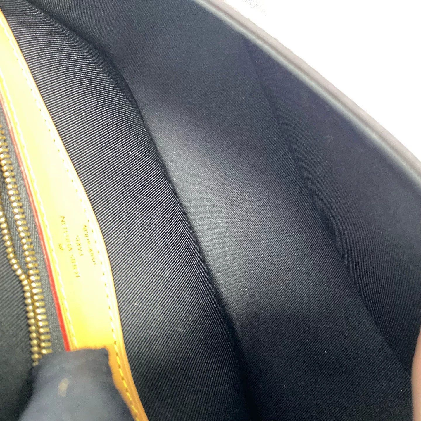 Louis Vuitton Pre-loved Bag Very good condition Size ONE SIZE - 7 Thumbnail