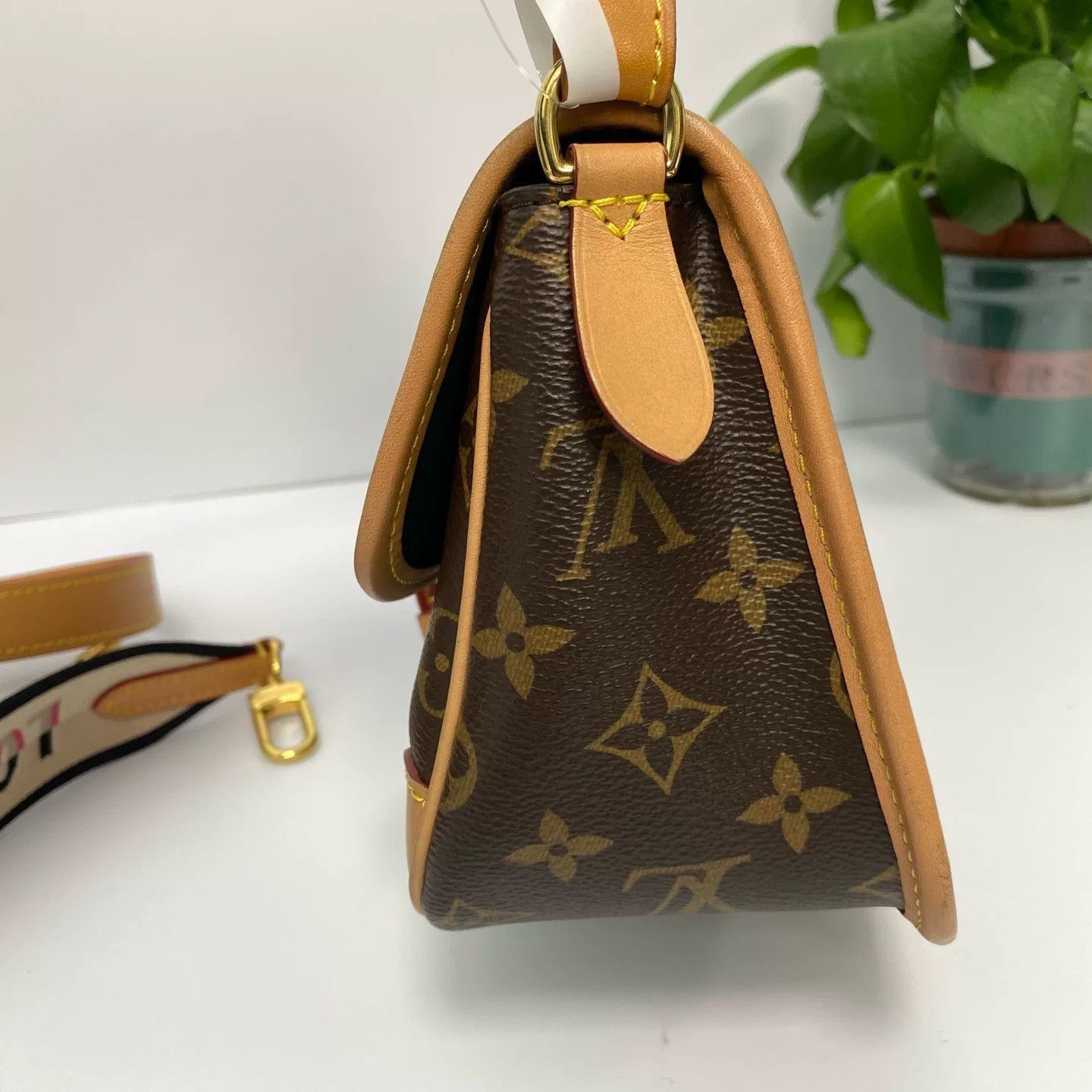 Louis Vuitton Pre-loved Bag Very good condition Size ONE SIZE - 3 Thumbnail