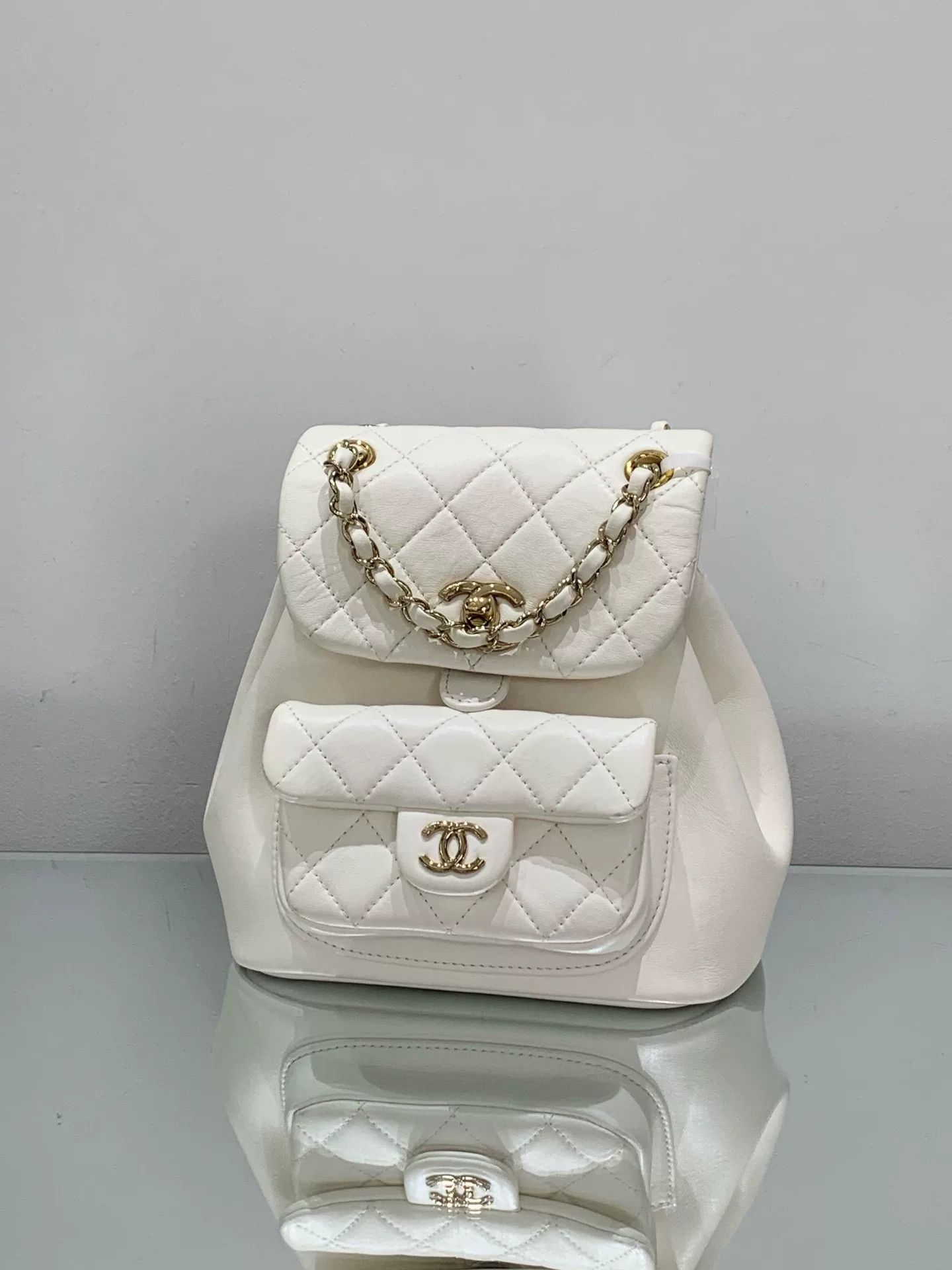 Chanel Pre-loved Bag Very good condition Size ONE SIZE - 5 Thumbnail