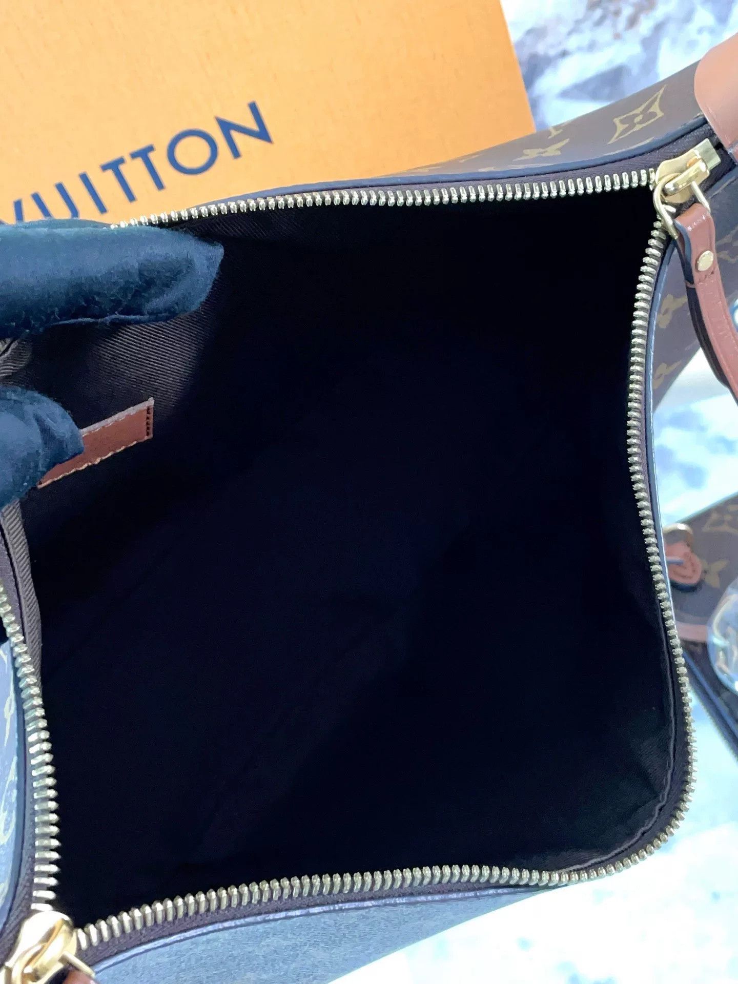 Louis Vuitton Pre-loved Bag Very good condition Size ONE SIZE - 9 Thumbnail