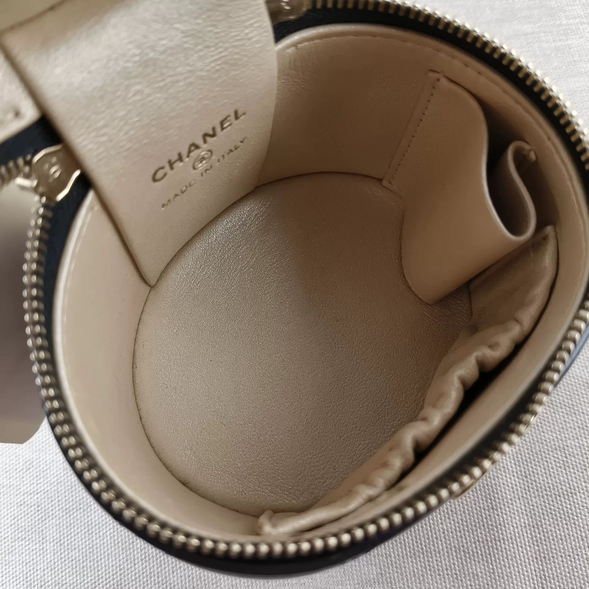 Chanel Pre-loved Bag Very good condition Size ONE SIZE - 3 Thumbnail