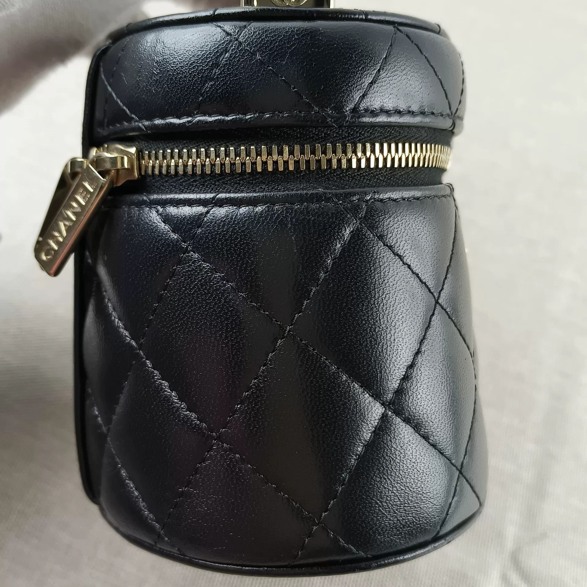 Chanel Pre-loved Bag Very good condition Size ONE SIZE - 9 Thumbnail