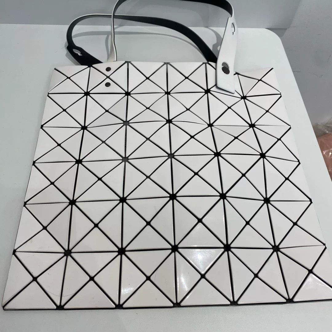 Issey Miyake Pre-loved Bag Very good condition Size ONE SIZE - 6 Thumbnail