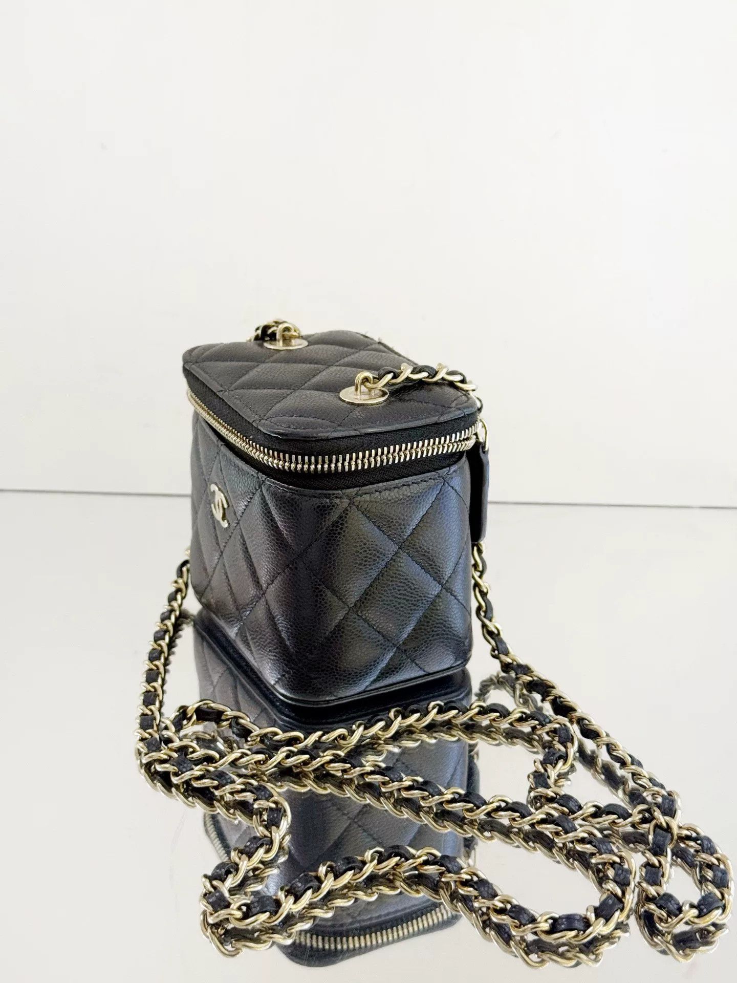 Chanel Pre-loved Bag Very good condition Size ONE SIZE - 3 Thumbnail