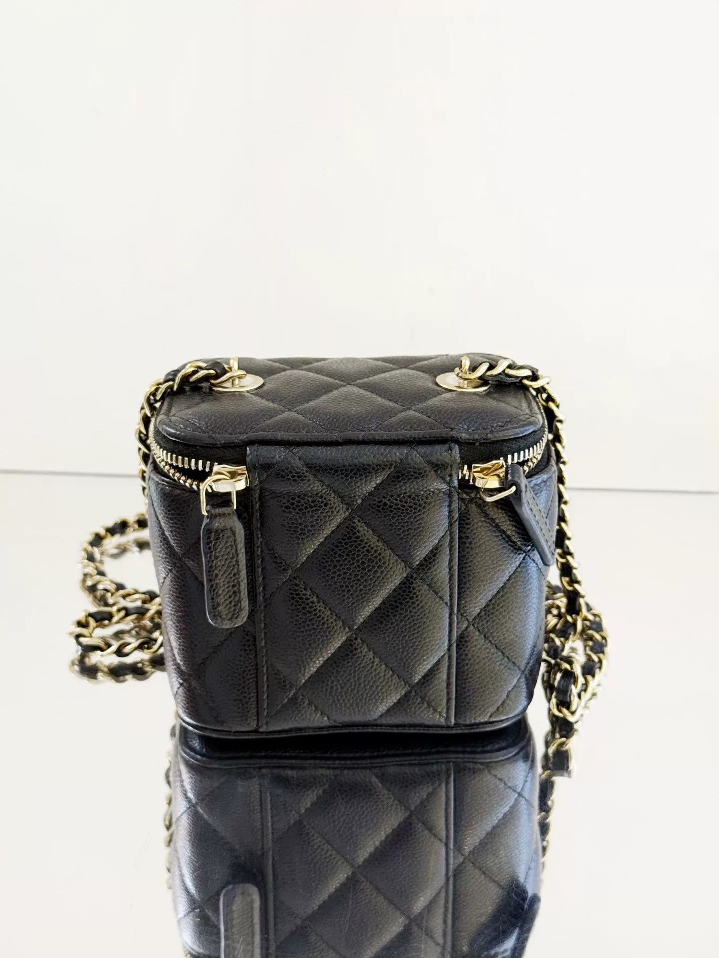 Chanel Pre-loved Bag Very good condition Size ONE SIZE - 5 Thumbnail