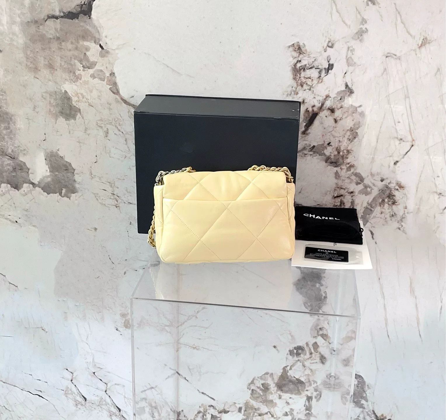 Chanel Pre-loved Bag Very good condition Size ONE SIZE - 2 Thumbnail