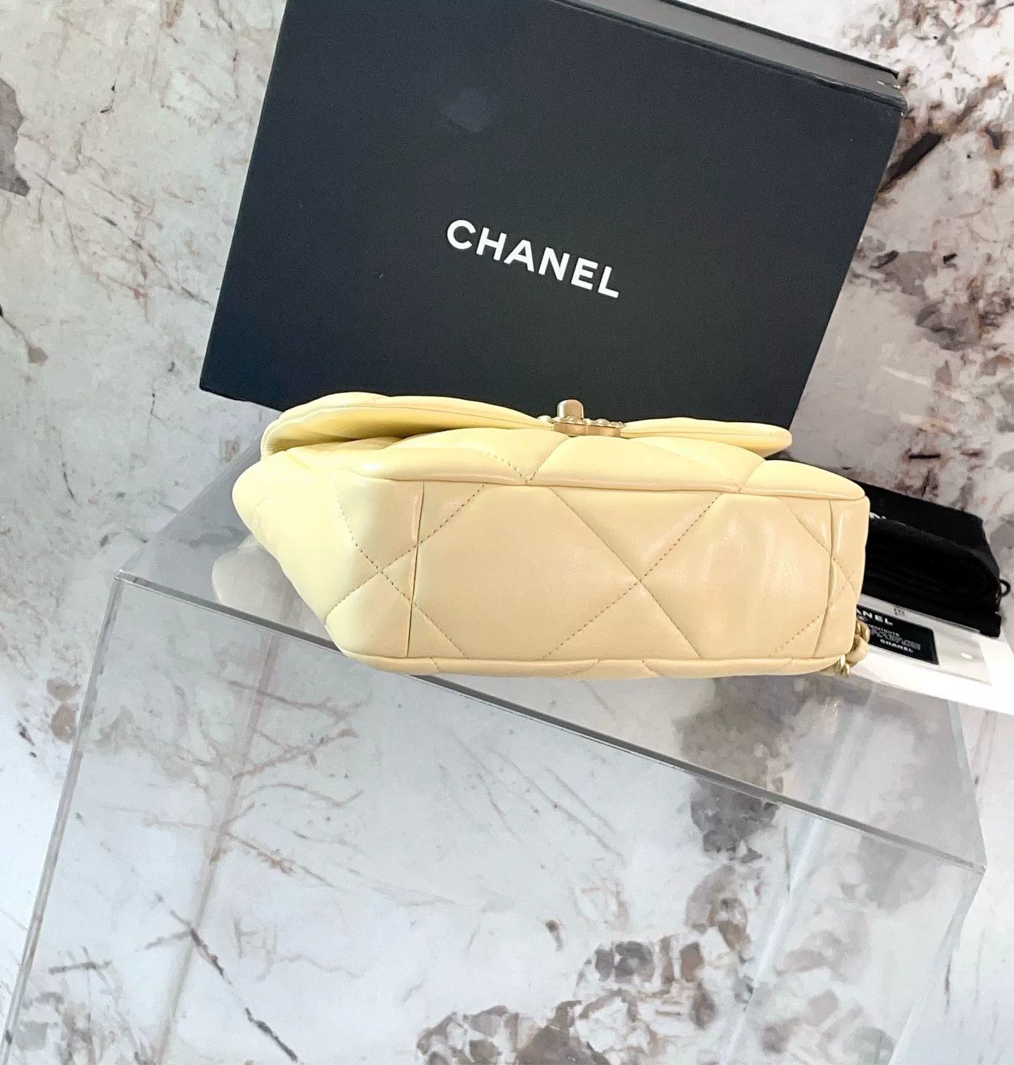 Chanel Pre-loved Bag Very good condition Size ONE SIZE - 5 Thumbnail