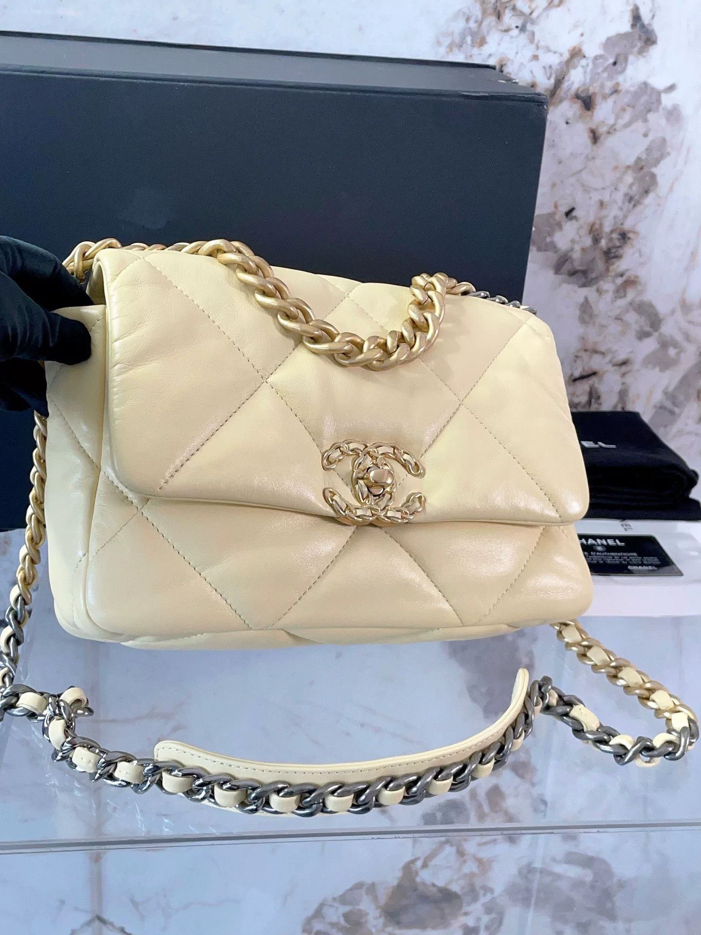 Chanel Pre-loved Bag Very good condition Size ONE SIZE - 6 Thumbnail