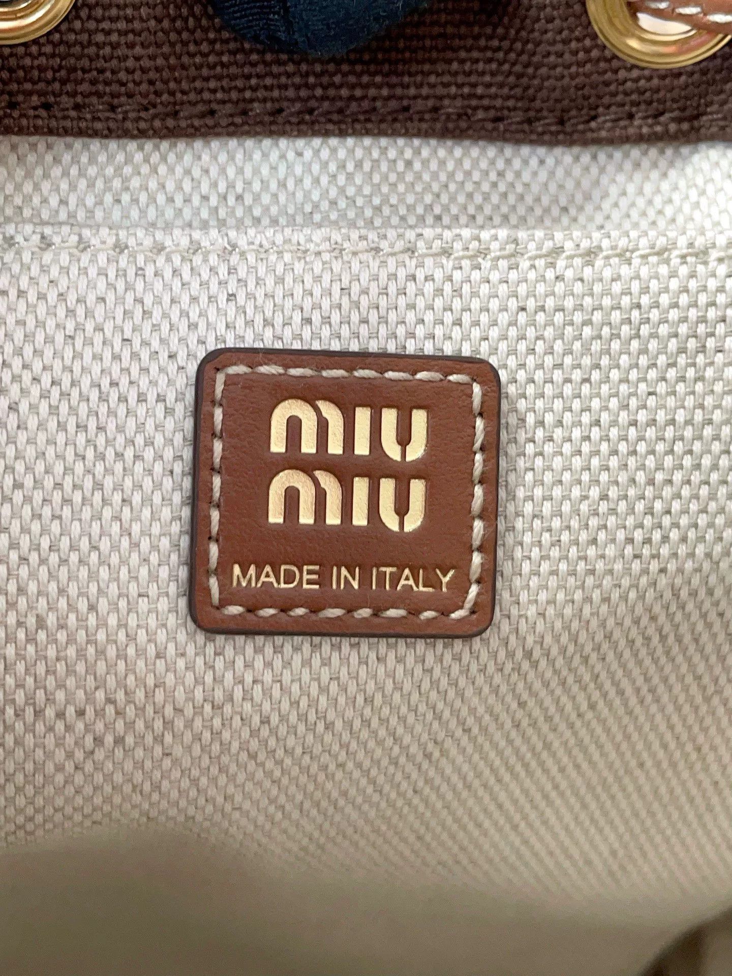 Miu Miu Pre-loved Bag Very good condition Size ONE SIZE - 8 Thumbnail