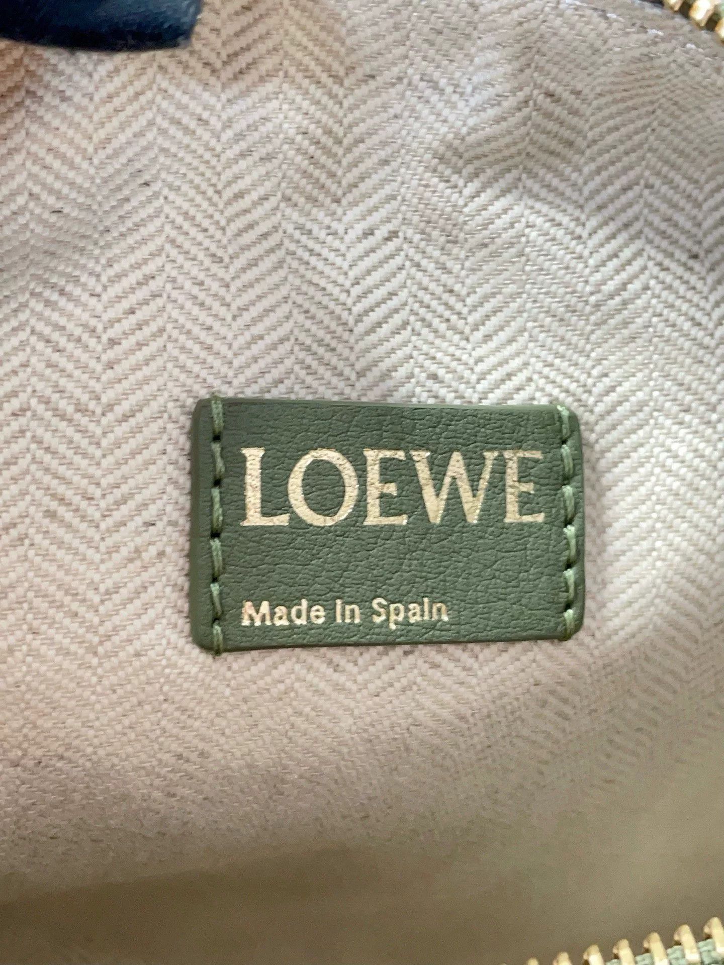 Loewe Pre-loved Bag Very good condition Size ONE SIZE - 8 Thumbnail