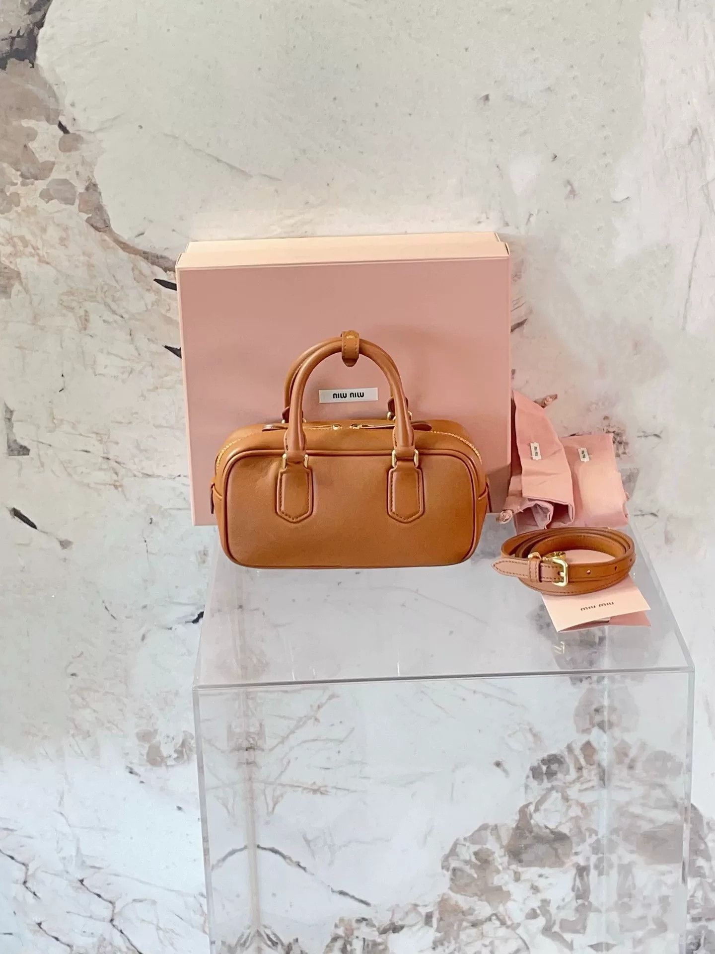 Miu Miu Pre-loved Bag Very good condition Size ONE SIZE - 2 Thumbnail