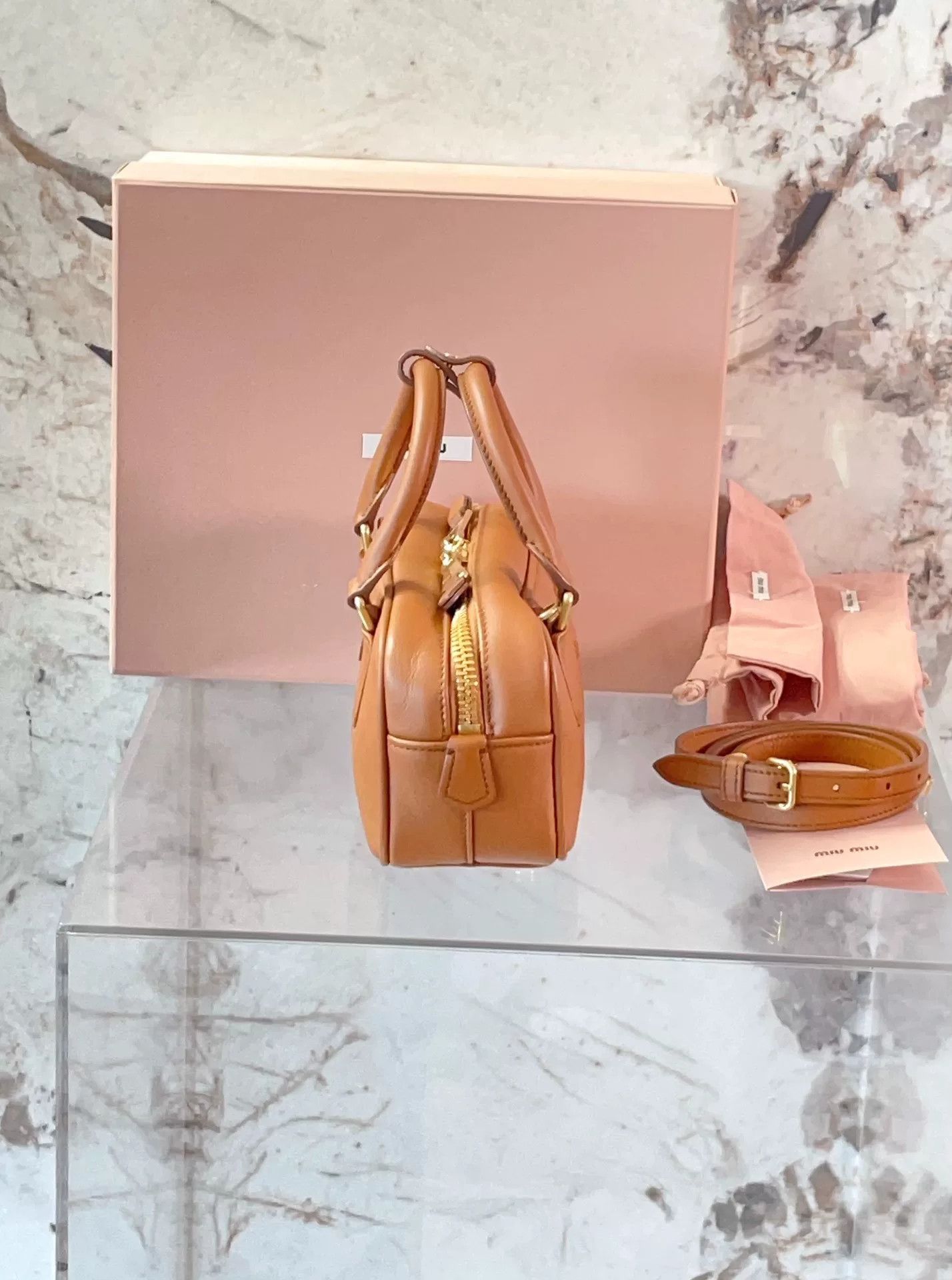 Miu Miu Pre-loved Bag Very good condition Size ONE SIZE - 3 Thumbnail