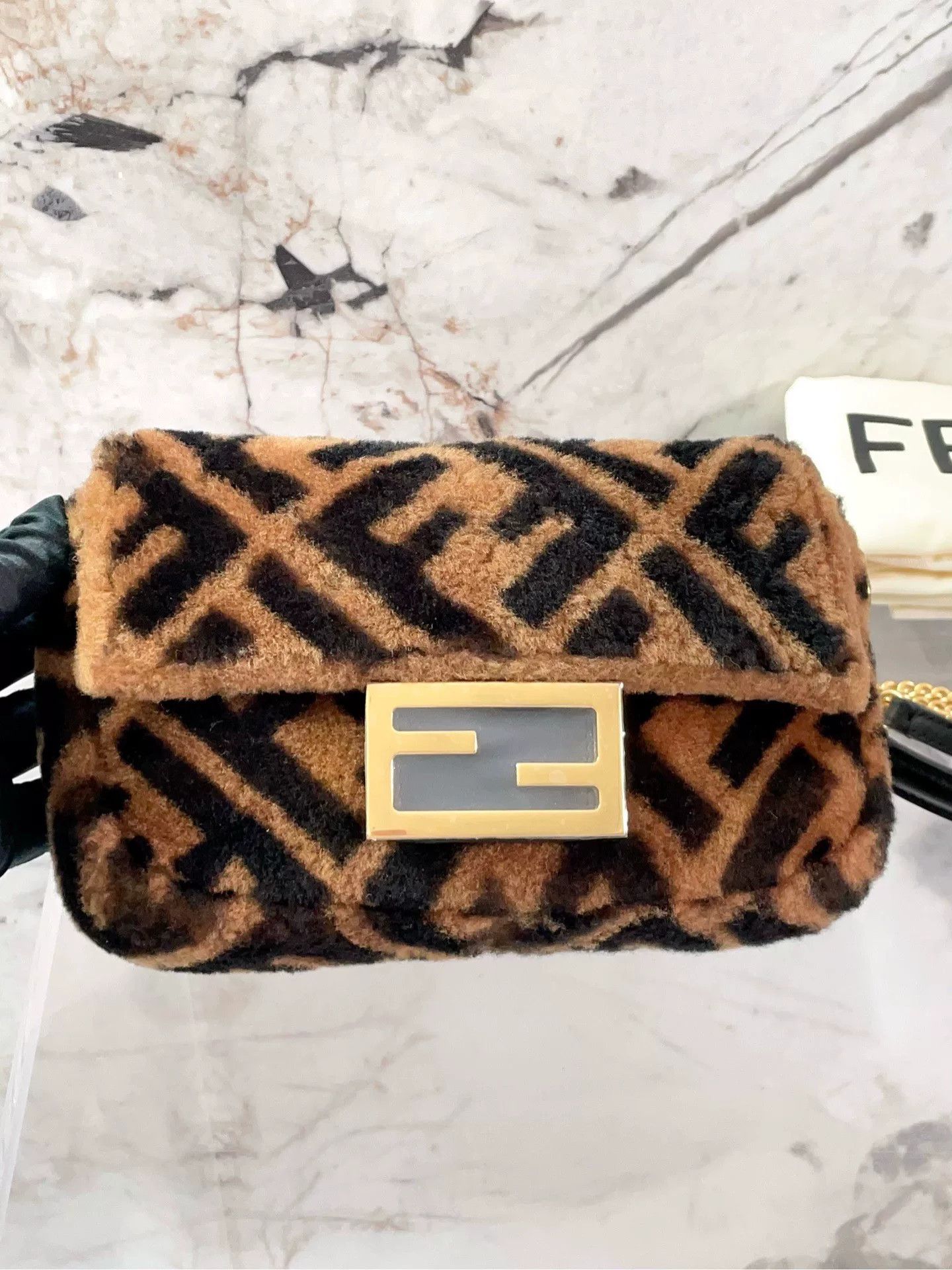 Fendi Pre-loved Bag Very good condition Size ONE SIZE - 7 Thumbnail