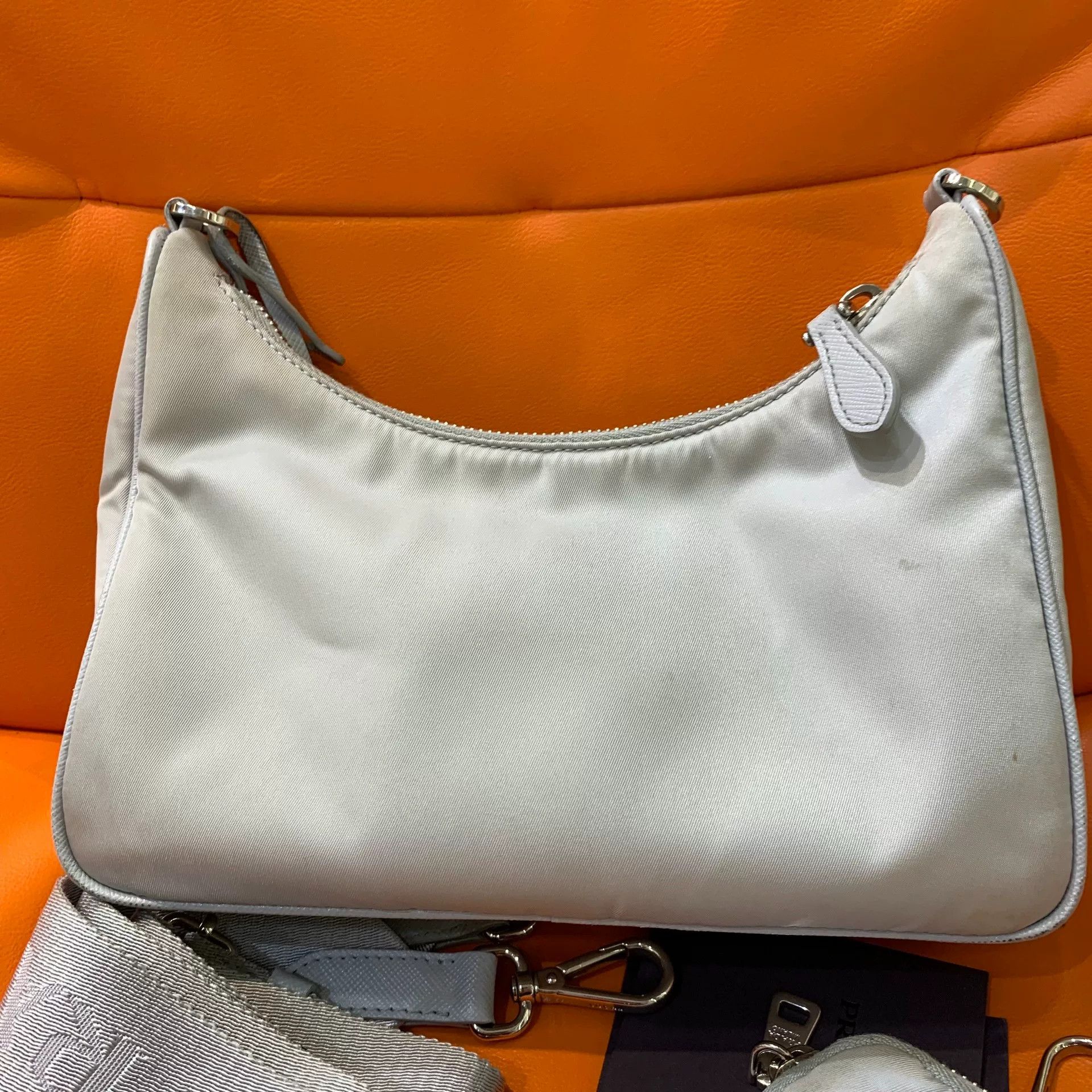 Prada Pre-loved Bag Very good condition Size ONE SIZE - 3 Thumbnail