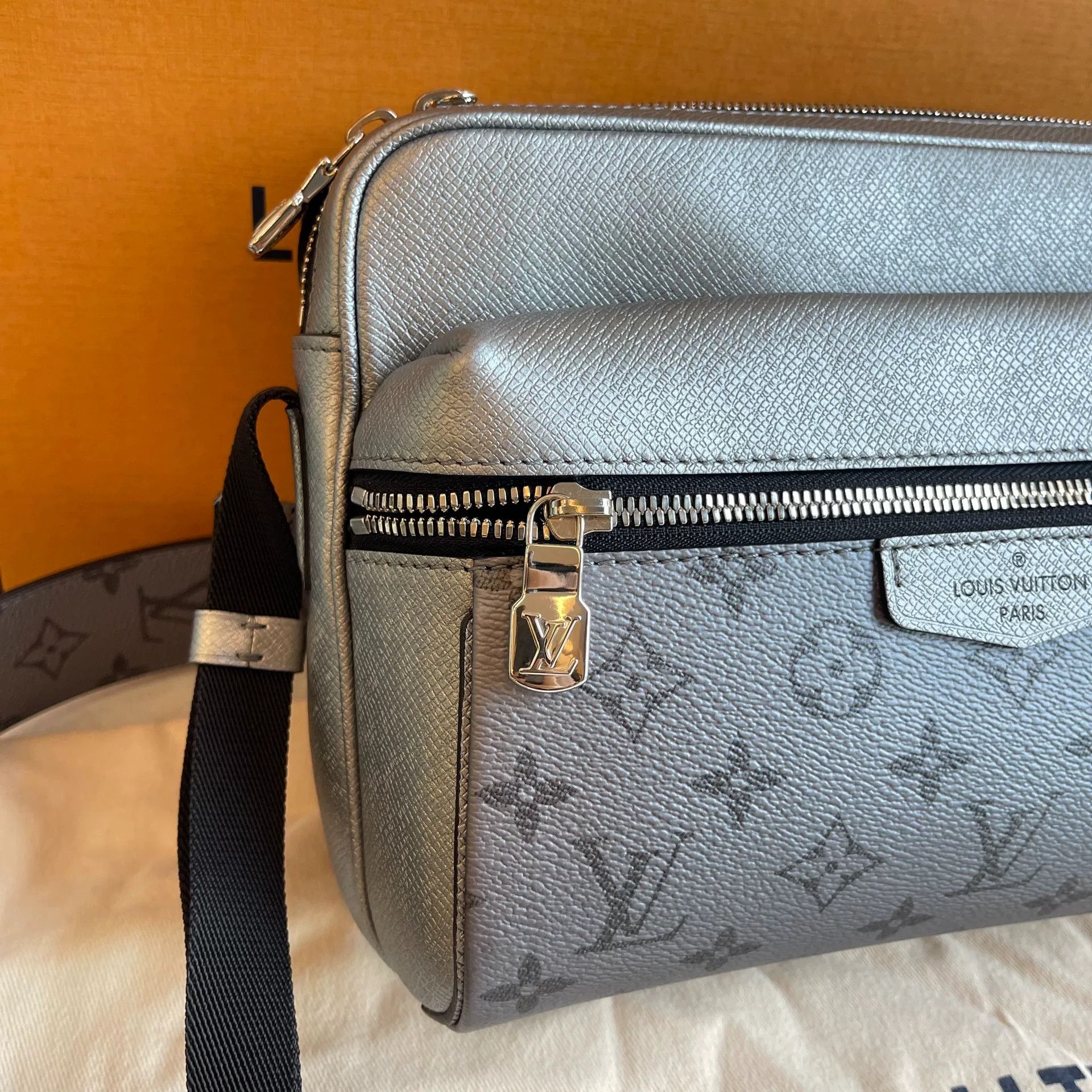 Louis Vuitton Pre-loved Bag Very good condition Size ONE SIZE - 2 Thumbnail