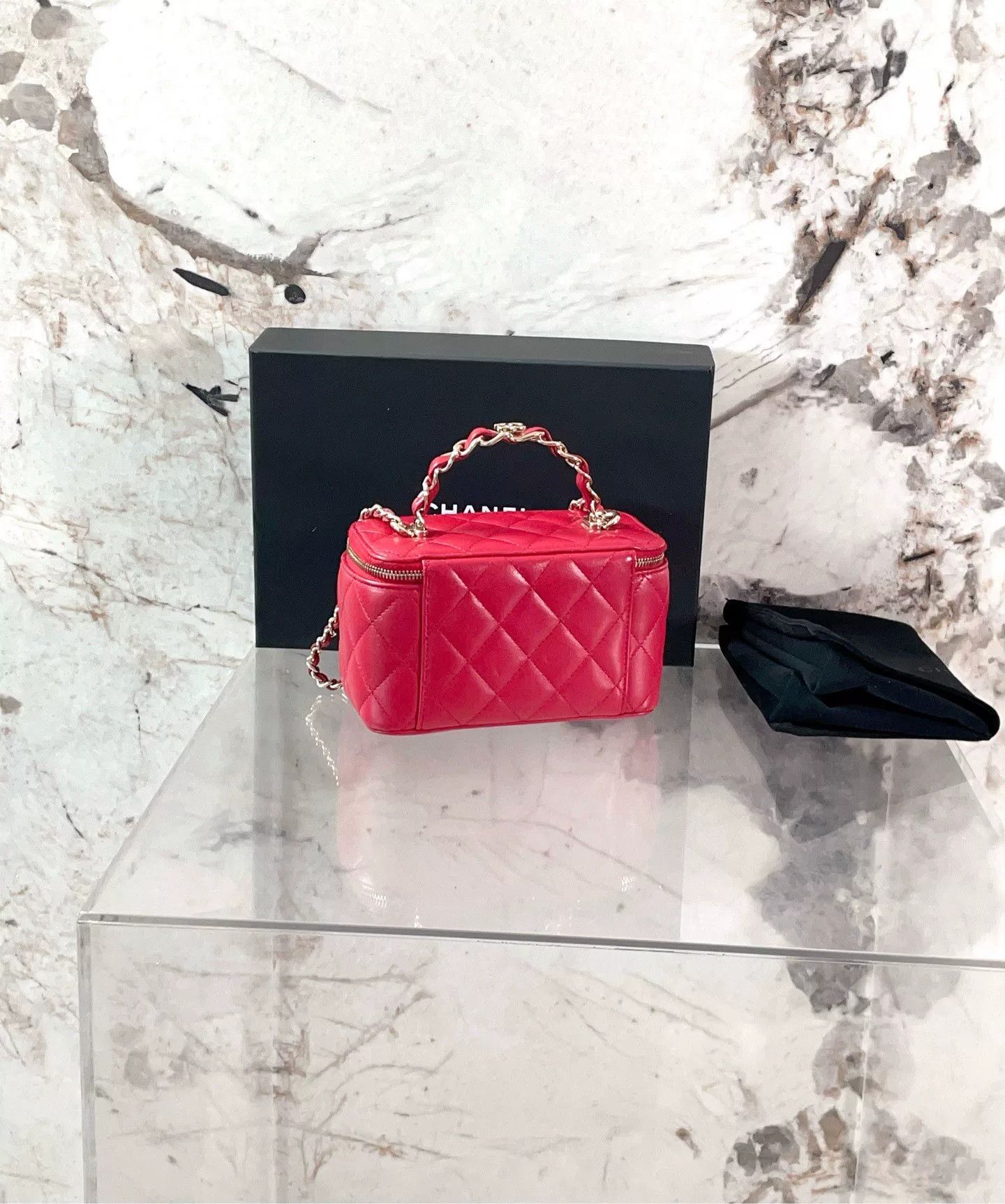 Chanel Pre-loved Bag Very good condition Size ONE SIZE - 2 Thumbnail