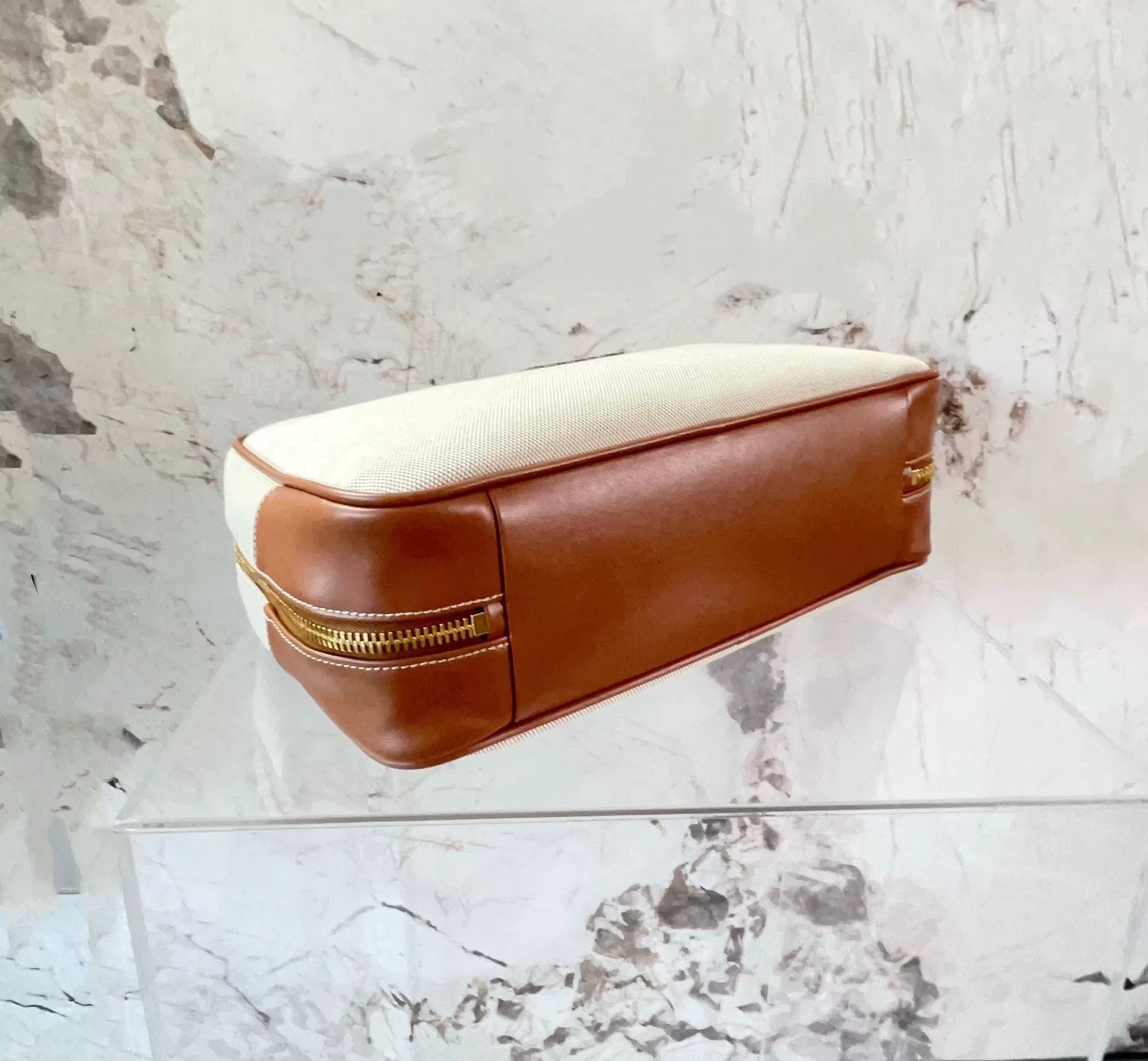 Miu Miu Pre-loved Bag Very good condition Size ONE SIZE - 5 Thumbnail