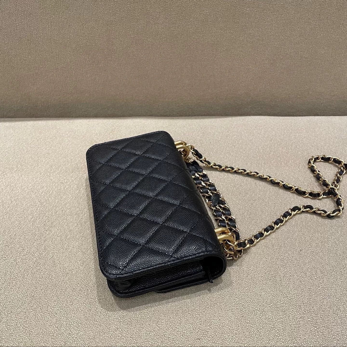 Chanel Pre-loved Bag Very good condition Size ONE SIZE - 5 Thumbnail