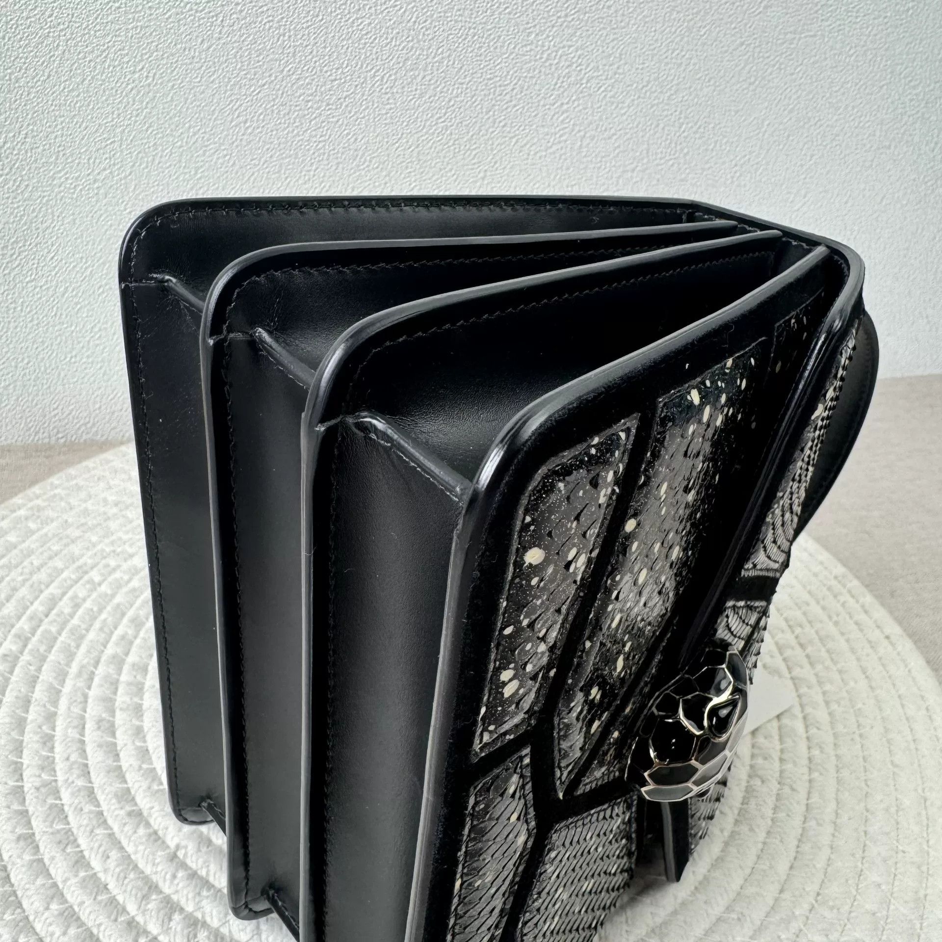 Bvlgari Pre-loved Bag Very good condition Size ONE SIZE - 5 Thumbnail