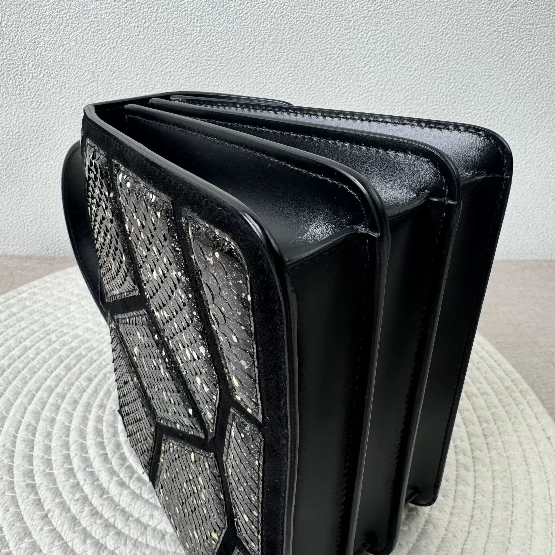 Bvlgari Pre-loved Bag Very good condition Size ONE SIZE - 6 Thumbnail