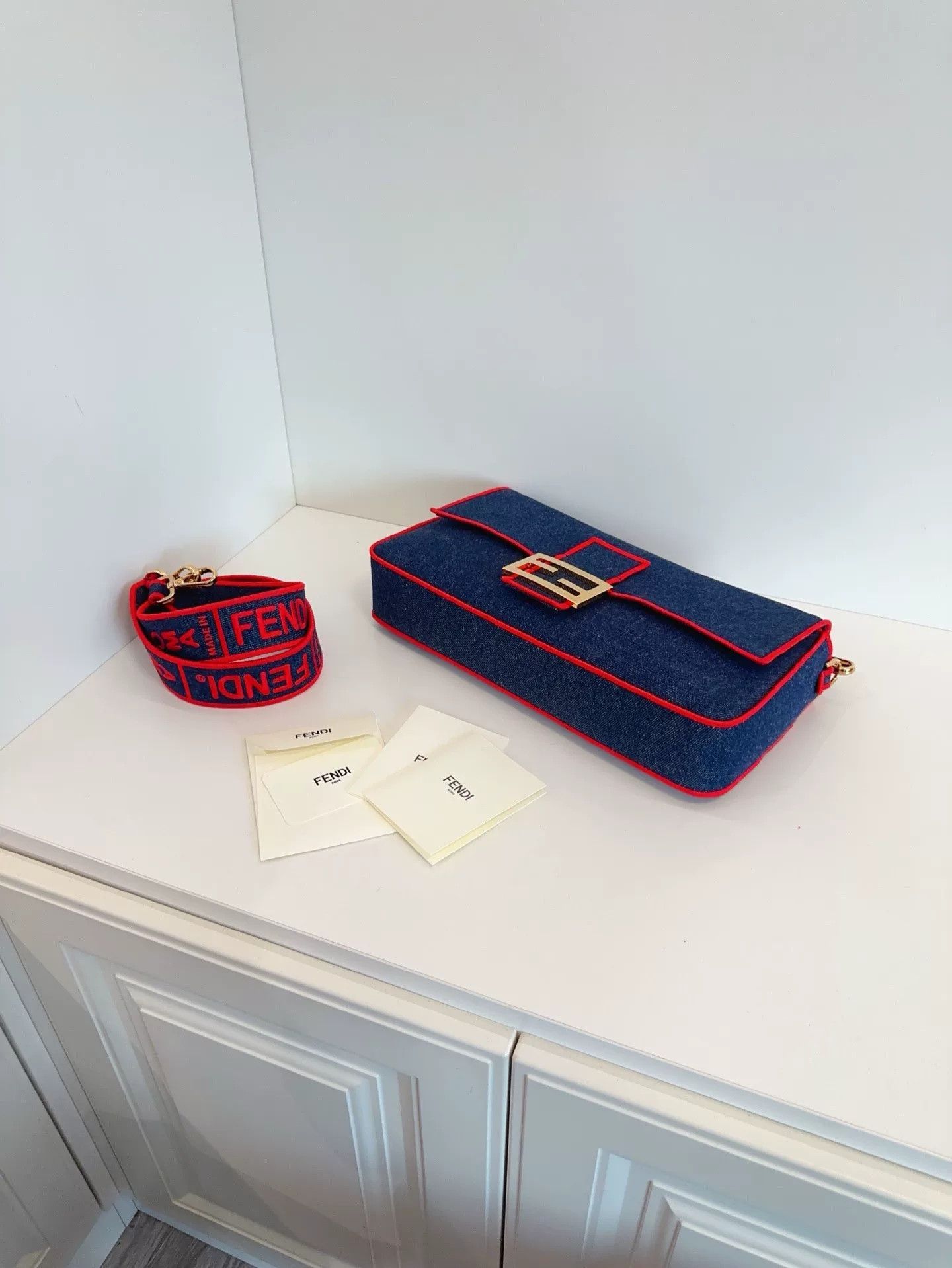Fendi Pre-loved Bag Very good condition Size ONE SIZE - 4 Thumbnail