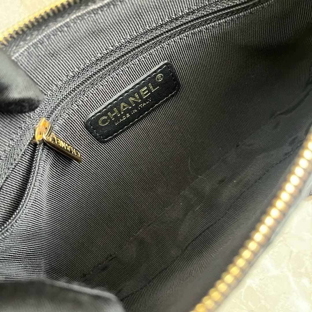 Chanel Pre-loved Bag Very good condition Size ONE SIZE - 9 Thumbnail