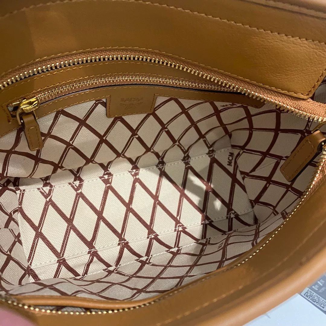 MCM Pre-loved Bag Very good condition Size ONE SIZE - 6 Thumbnail