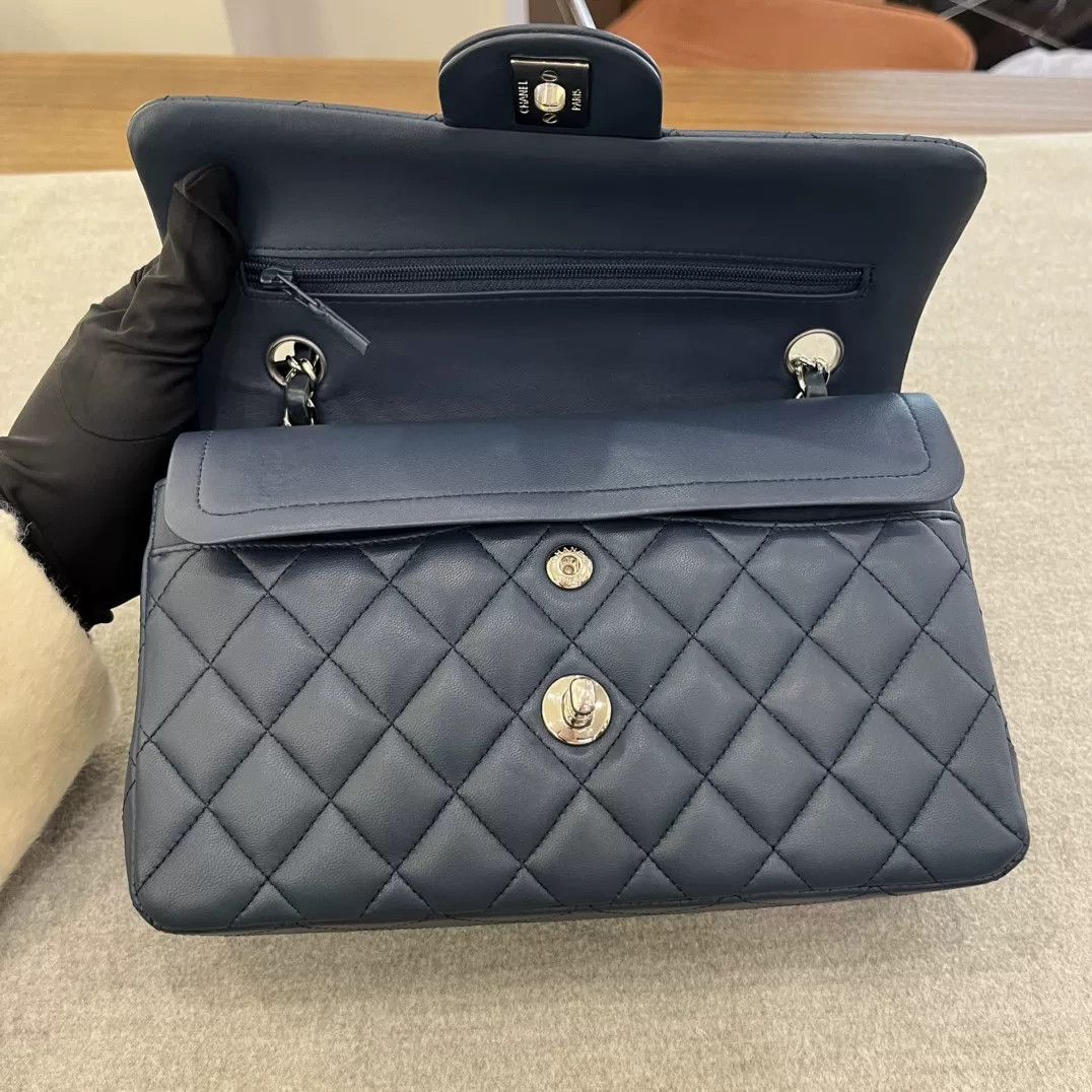 Chanel Pre-loved Bag Very good condition Size ONE SIZE - 6 Thumbnail