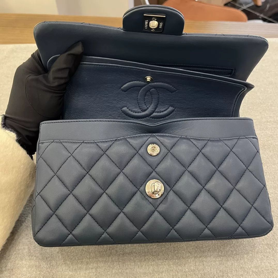 Chanel Pre-loved Bag Very good condition Size ONE SIZE - 8 Thumbnail